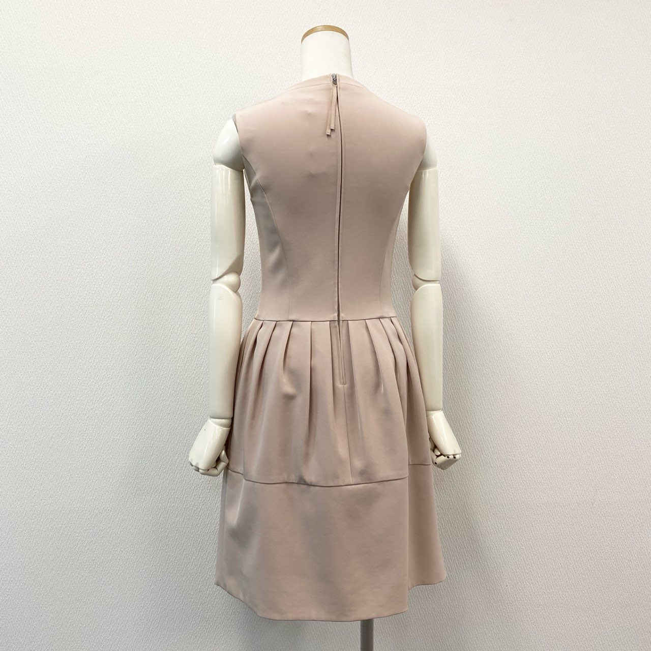 54d8 《新品タグ付き》 FOXEY NEW YORK フォクシーニューヨーク タックコクーンワンピース ノースリーブワンピース ドレスワンピース 34096 サイズ38 ライトピンク レディース 日本製