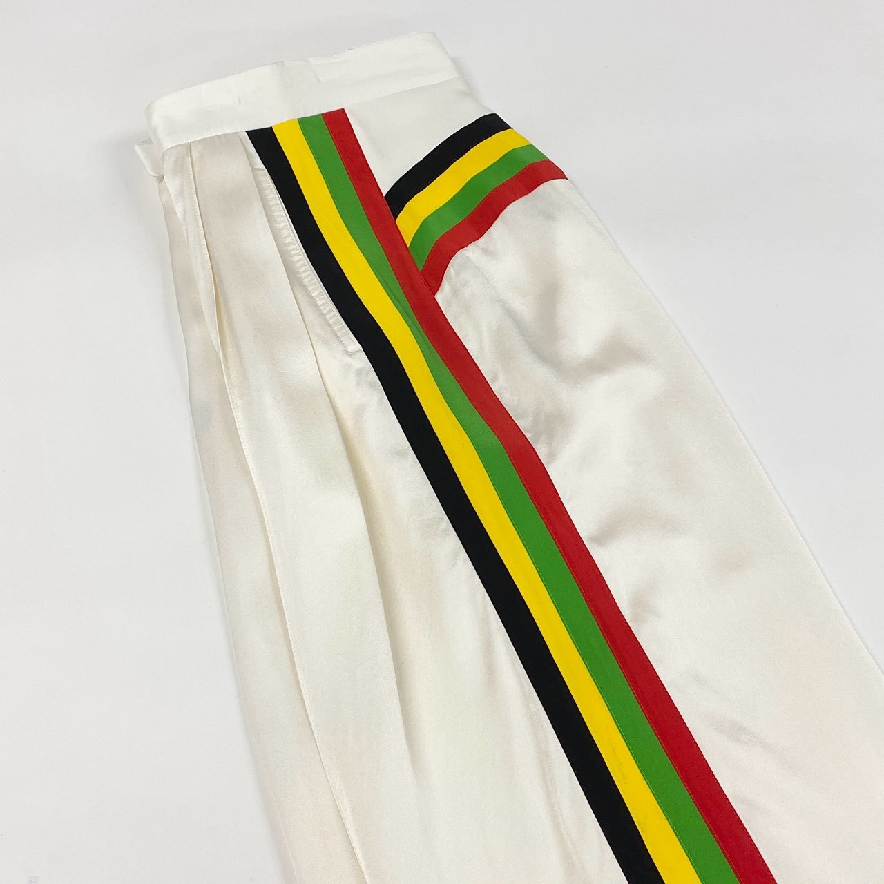 41c29 《美品》 CELINE セリーヌ フィービー期 サイドライン シルクパンツ 34 ホワイト フランス製 Reggae レゲエ ラスタ レインボー