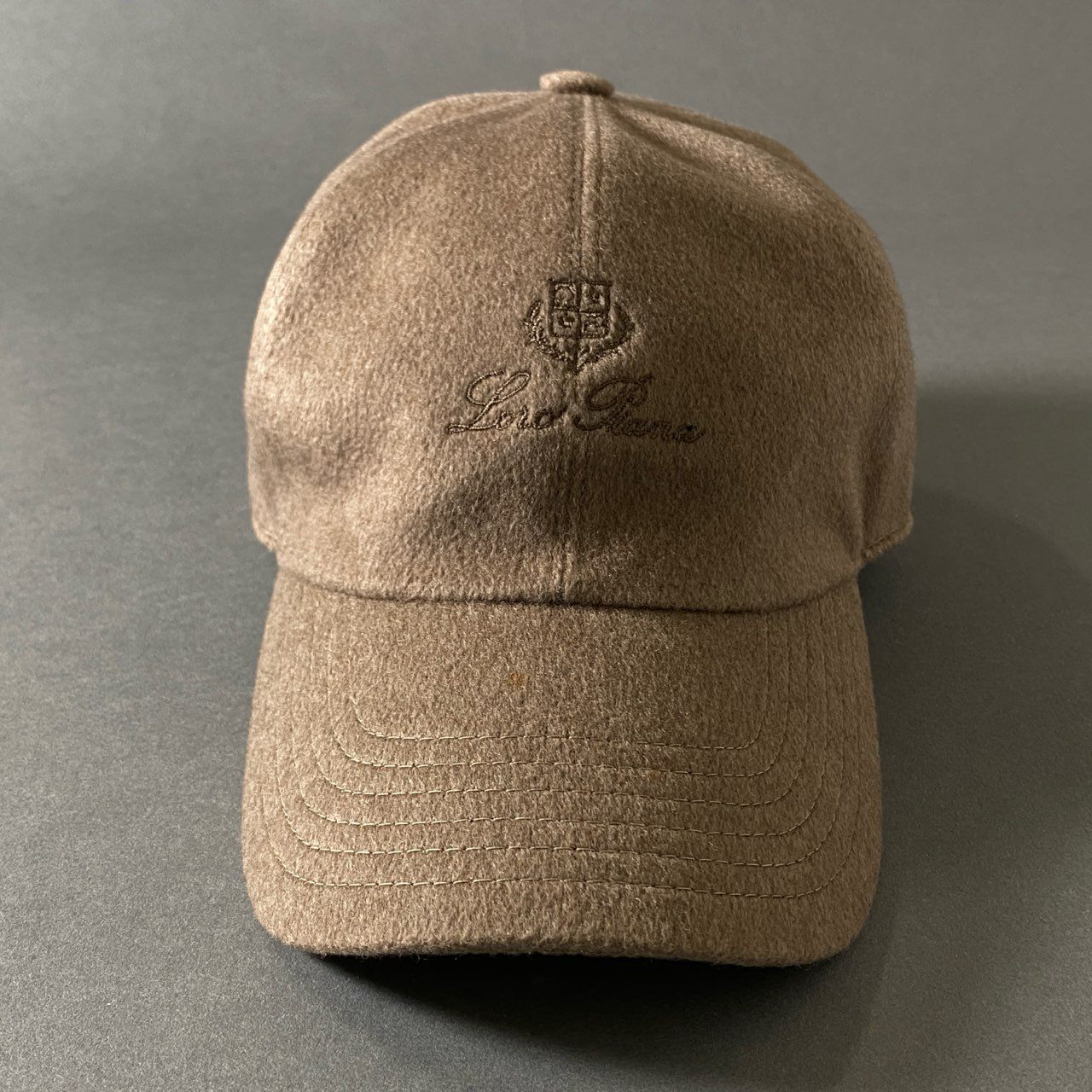h5 Loro Piana ロロピアーナ サイズM ベージュ系 カシミヤ100% カシミヤキャップ ベースボールキャップ 帽子 レディース 女性用