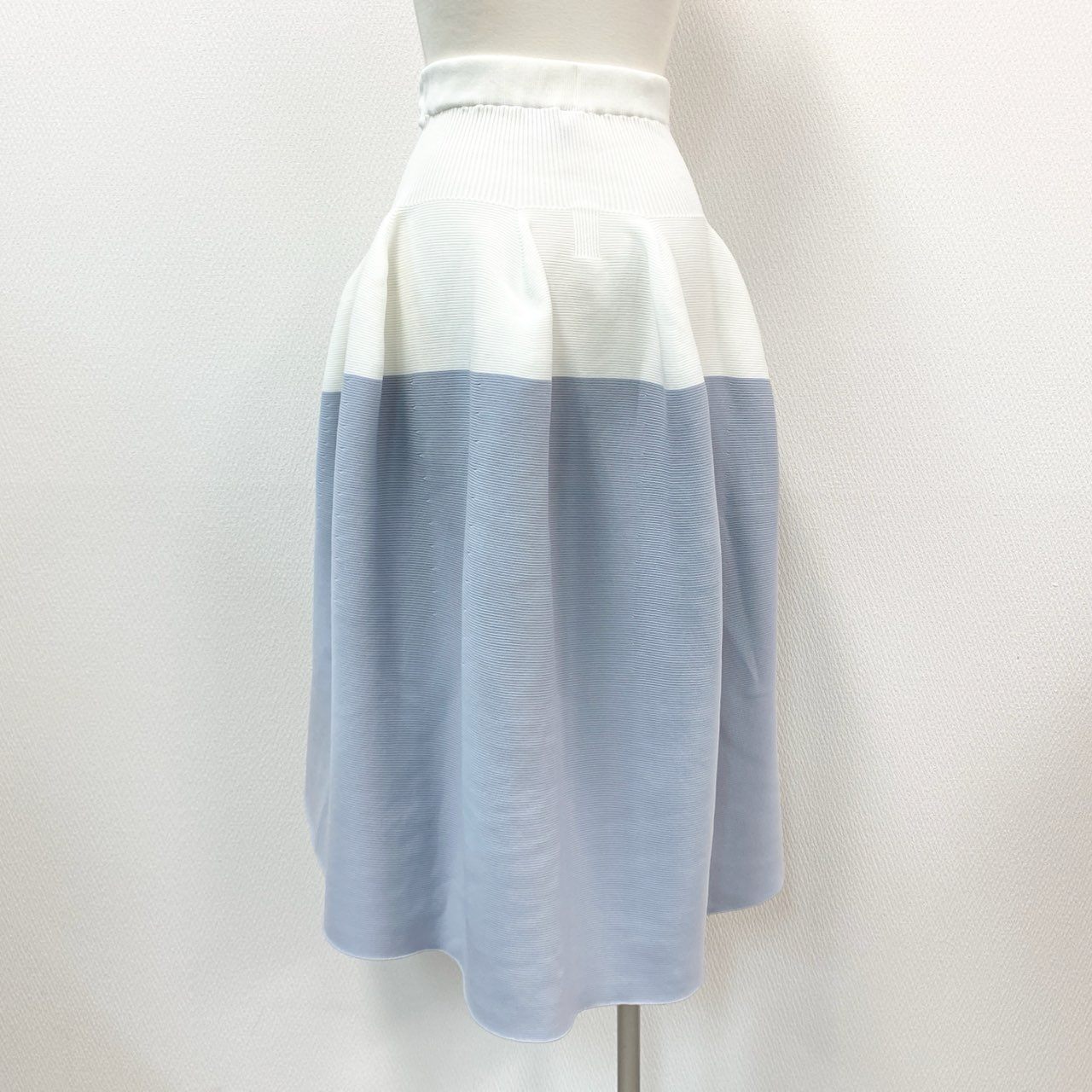 76a14 《美品》 定価¥51,700 CFCL シーエフシーエル POTTERY ROUNDED HEM SKIRT ヘムスカート CF006KG008 1 ホワイト ライトグレー 日本製 伸縮性◎