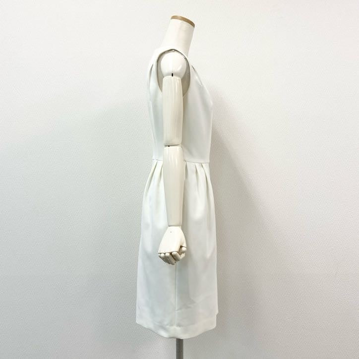 64g24 Rene ルネ ノースリーブワンピース ドレス タックフレア ウエスト切替 レディース 女性用 5616290 36 ホワイト ポリエステル100%_
