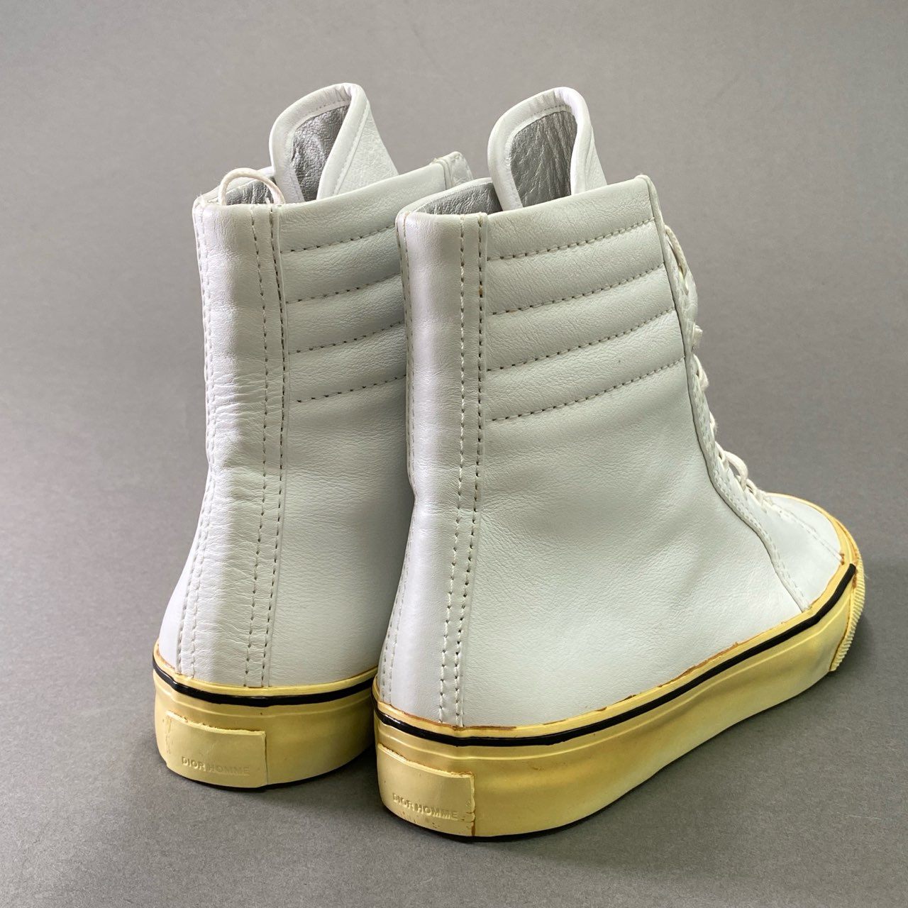 2d22 Dior HOMME ディオール オム レザーハイカット スニーカー 40 ホワイト Leather スペイン製 シューズ