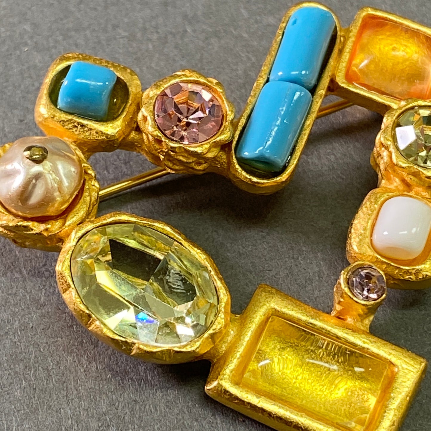 a24 Christian Lacroix クリスチャンラクロワ クリスタルビジュー ハート型 ブローチ ゴールド フランス製 アクセサリー レトロ Vintage ヴィンテージ