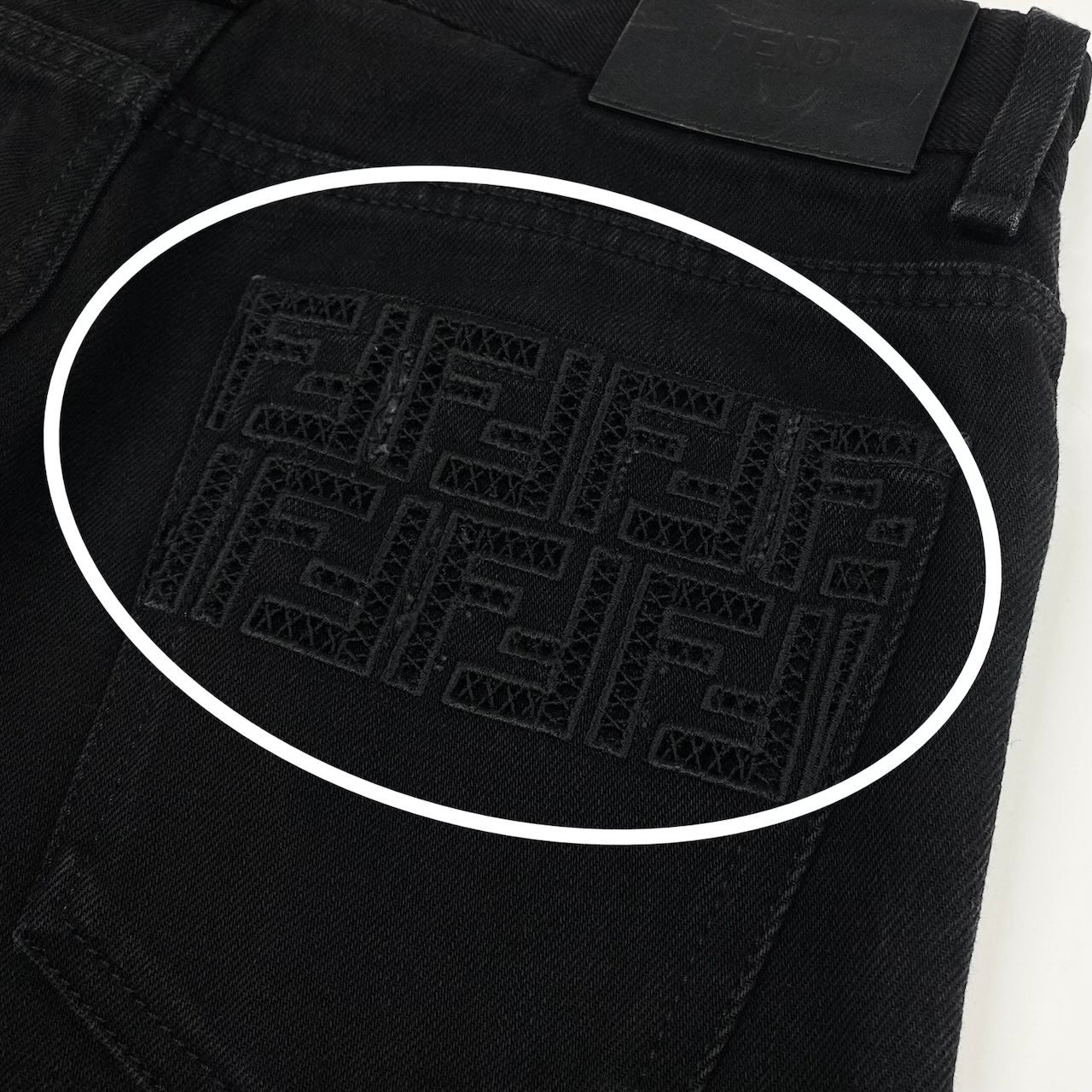 9c20 FENDI フェンディ ズッカ装飾 デニムパンツ ジーパン 30 ブラック系 メンズsn1