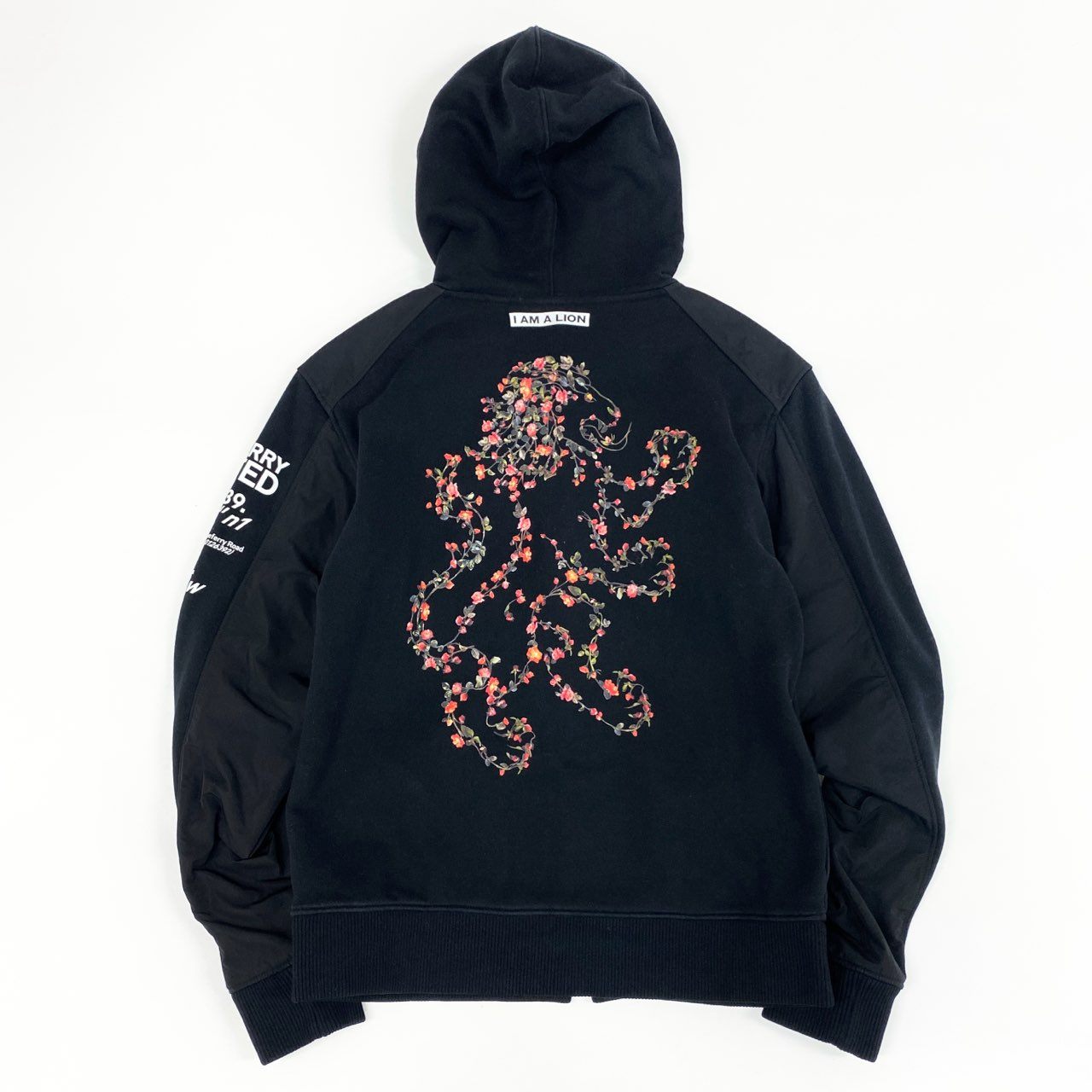 67d21 BURBERRY バーバリー ジップアップパーカー スター刺繍 ロゴワッペン 袖プリント キッズ 子供服 14Y 164cm ブラック コットン