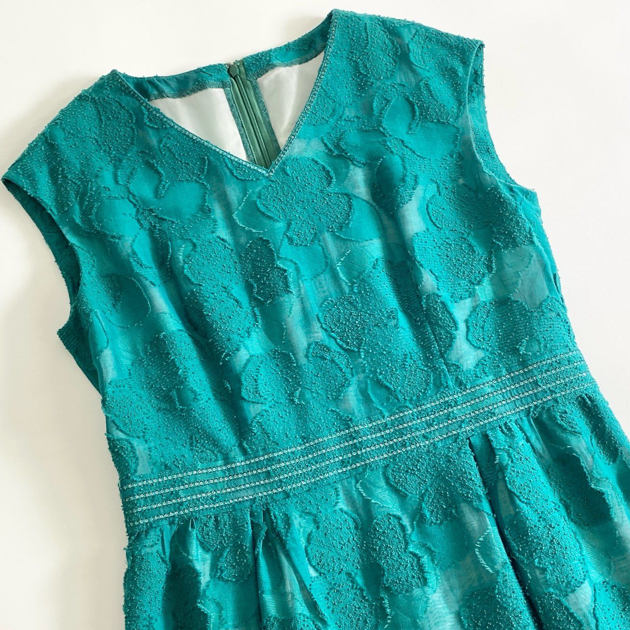 46c21 《未使用》 定価¥101,200 HANAE MORI ハナエモリ ノースリーブワンピース 40 グリーン ドレス フラワーデザイン タグ付き