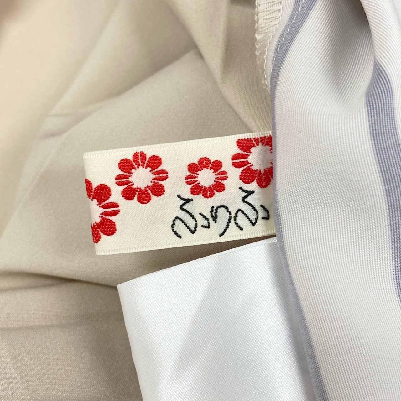 22f18 《未使用》定価¥33.000 ふりふ プリーツ加工 フラワープリント シャツワンピース F ベージュ ドレス