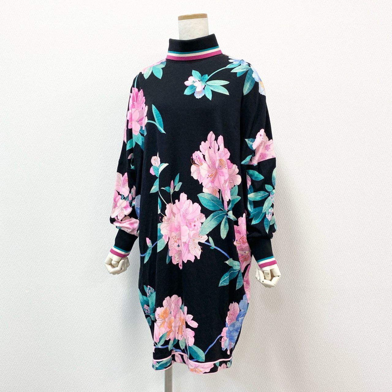 58f20 LEONARD PARIS レオナール 花柄プリント ハイネック長袖ワンピース バックジップ ロングスリーブ ドレス イタリア製 36 ブラック ウール ナイロン レディース