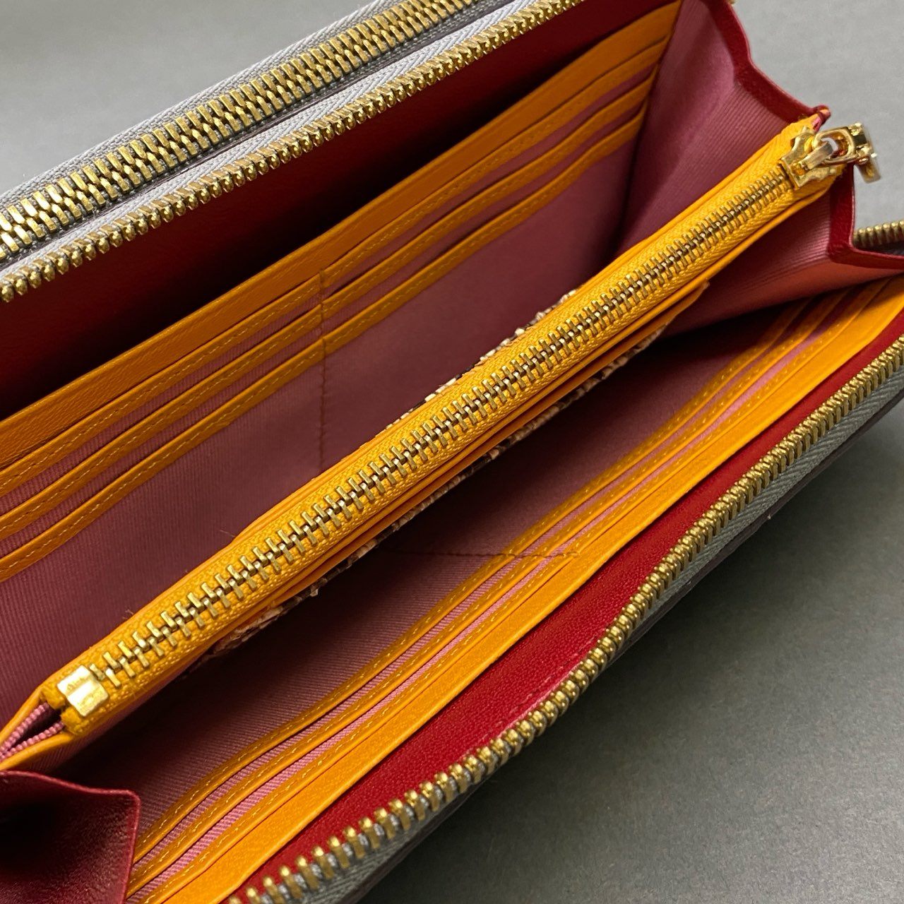 g29《美品》 COCOCELUX GOLD ココセリュクス ゴールド チェーン パイソンウォレット グレー ボルドー レザー エキゾチック ポーチ バッグ