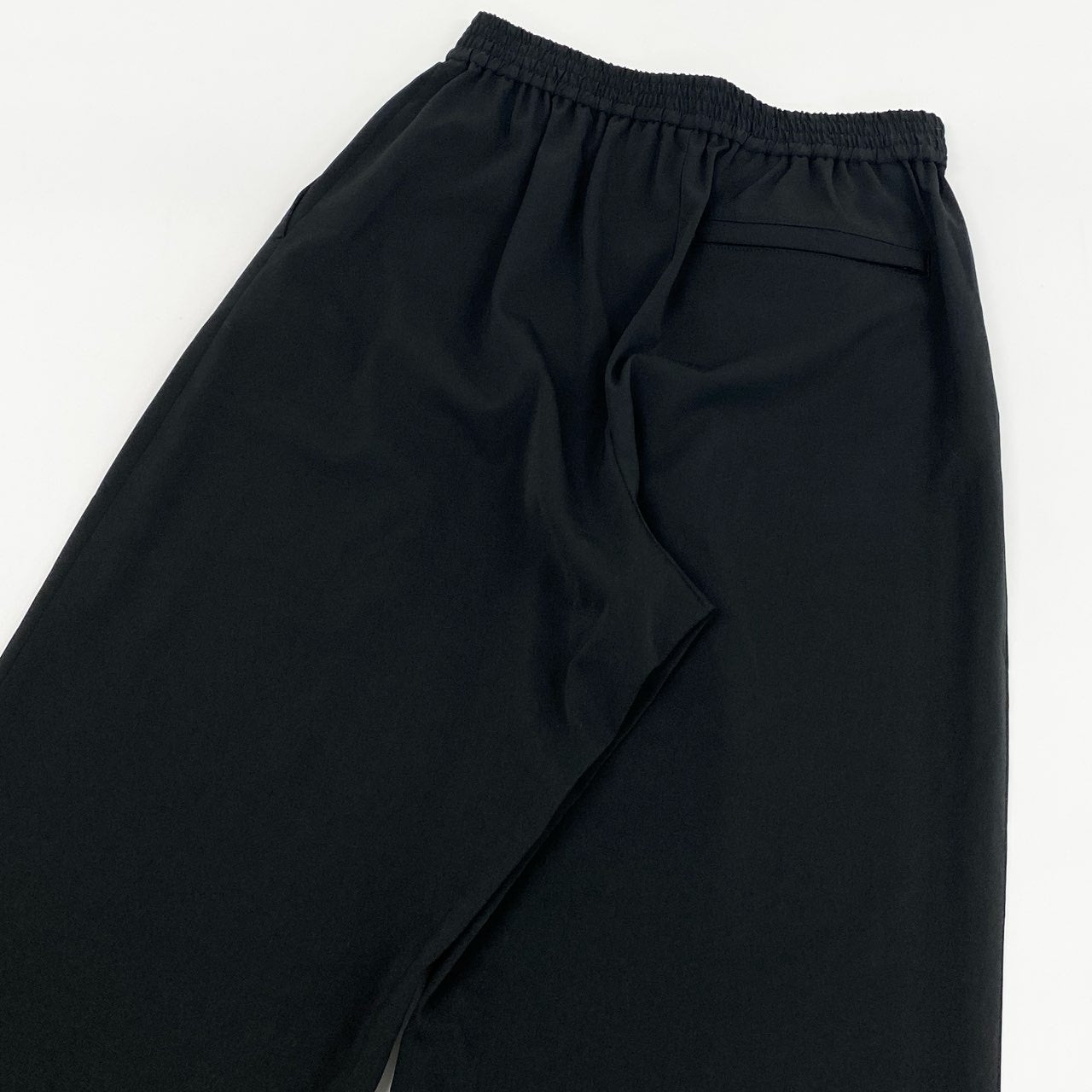 63g4 HYKE ハイク 2025SS STRETCH WIDE LEG PANTS ストレッチワイドパンツ ボトムス 251-13332 2 M ブラック レディース
