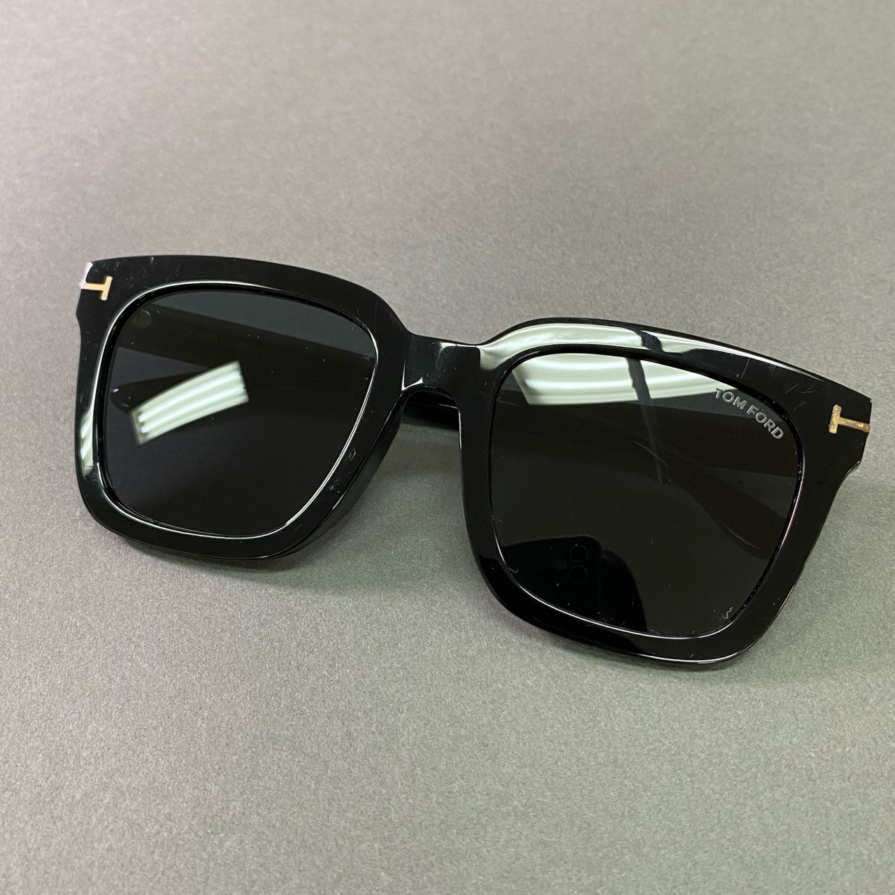 j29 TOM FORD トムフォード サングラス 眼鏡 アイウェア メガネ スクエア ウィリントン イタリア製 TF892-2 56□22 145 ブラック