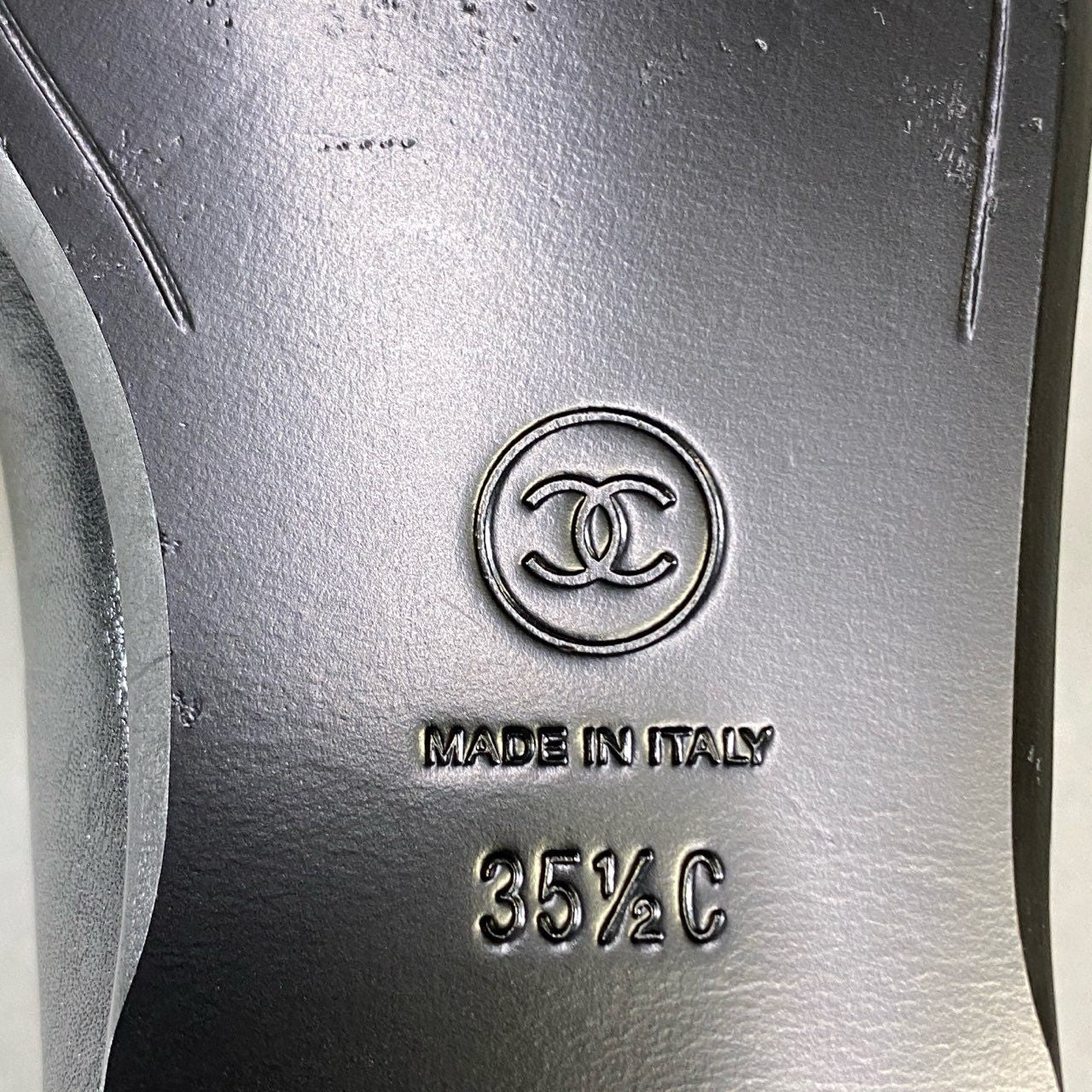 5j16《美品》 CHANEL シャネル ココマーク シャイニー カーフスキン レザーシューズ ローファー 23A G45008 35.5 ブラック レザー 箱・保存袋付きu02t