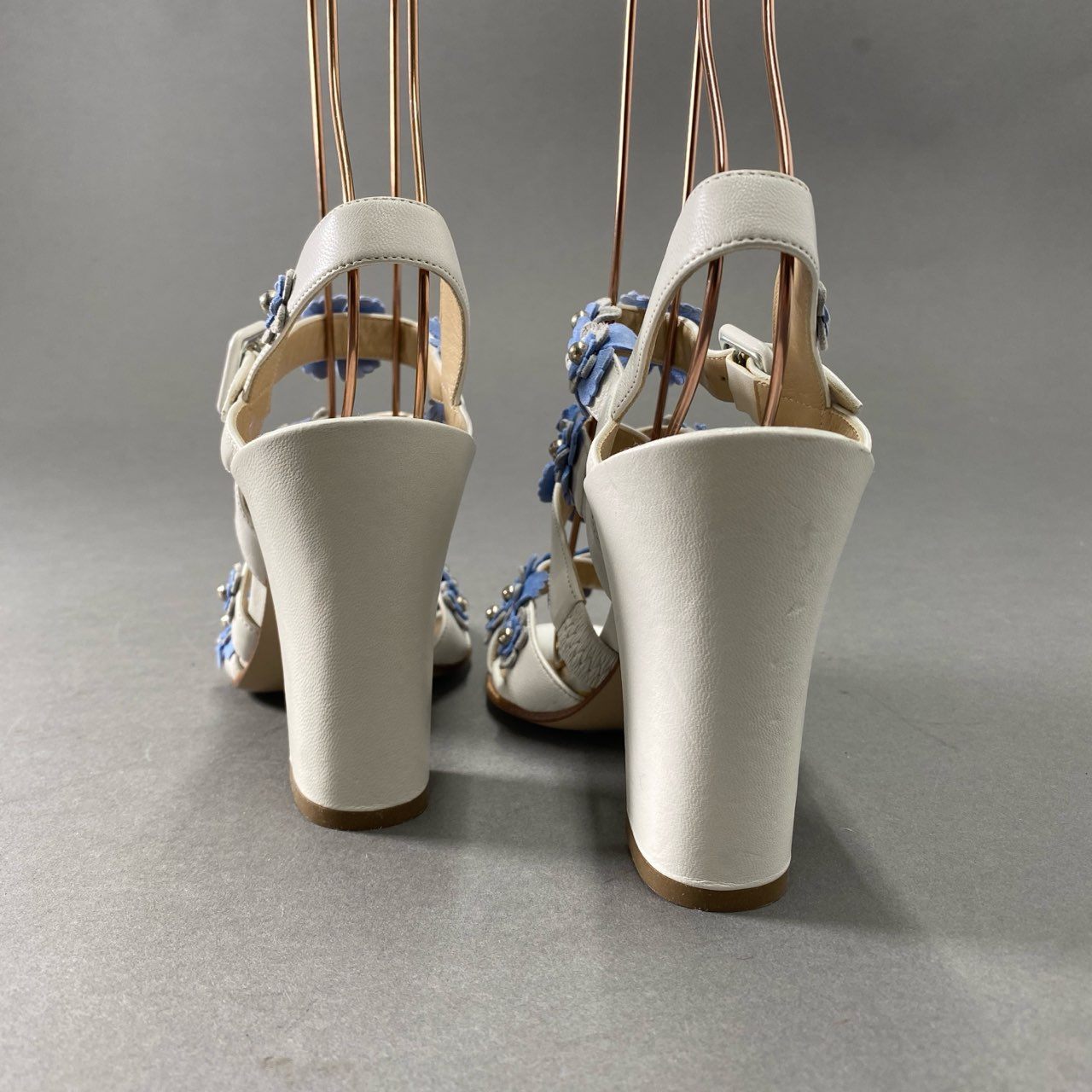 5f17 《美品》 定価¥128,000 PAUL ANDREW ポールアンドリュー フラワーヒールサンダル 36 ホワイト ブルー レザー イタリア製 シューズ