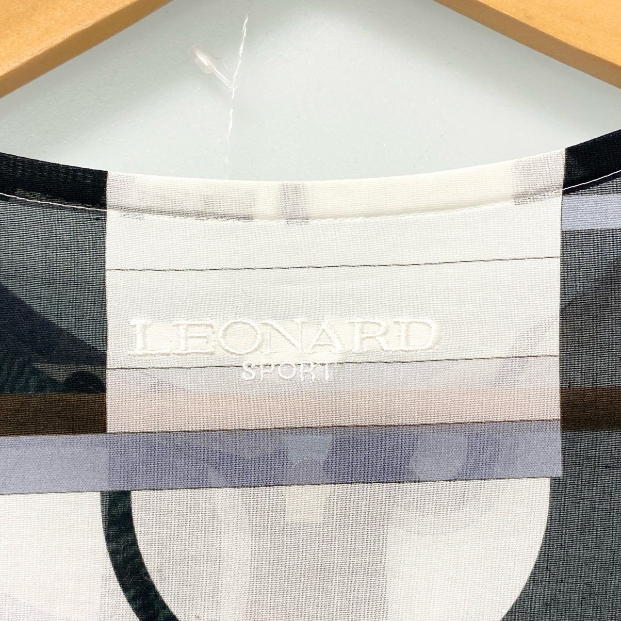 19b17 LEONARD レオナール カーディガン シアー ファスナー 総柄 ドロスト 40 モノトーン レディース 女性用u02t