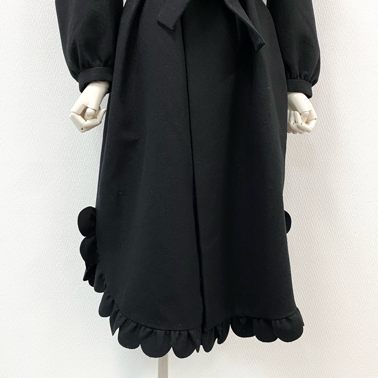 60f21 《新品タグ付き》 leur logette ルールロジェット ロングコート ベルテッドコート ガウンコート フリル サイズ0 ブラック ウール100% レディース