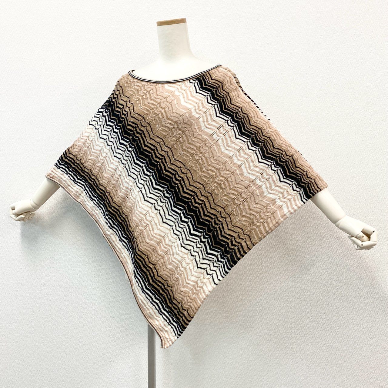 75f24 MISSONI ミッソーニ ラメ入り メッシュニットポンチョ F 75f24 MISSONI ミッソーニ ラメ入り メッシュニットポンチョ F