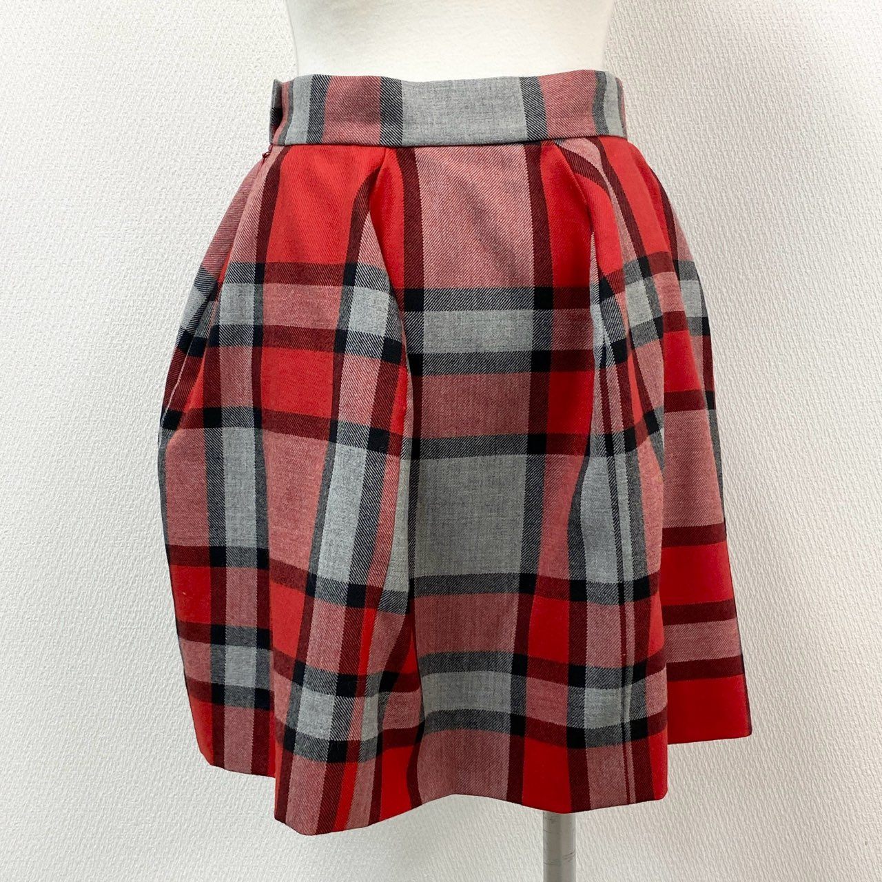 56f16 イタリア製 Vivienne Westwood RED LABEL ヴィヴィアンウエストウッド レッドレーベル 立体裁断 ミニスカート チェックスカート オーブボタン 裏地ロゴ総柄 サイズ40 レッド グレー ウール100% レディース