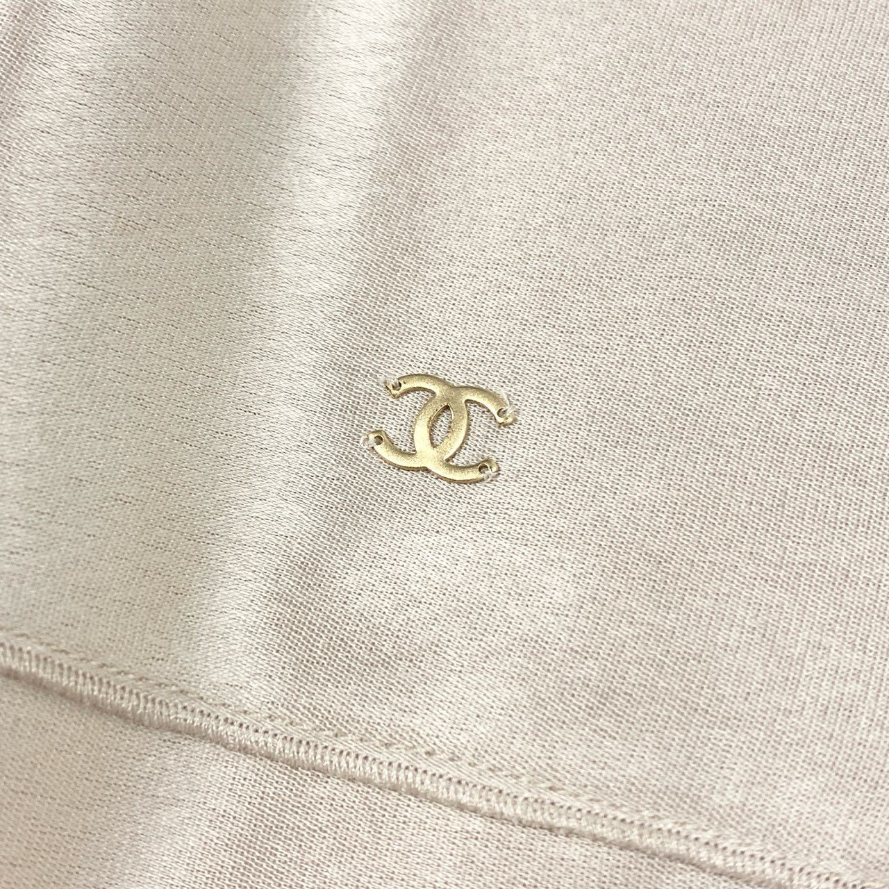 45j10 CHANEL シャネル ノースリーブシャツ トップス ココマーク P16699V09393 38サイズ ベージュ レディースu02t