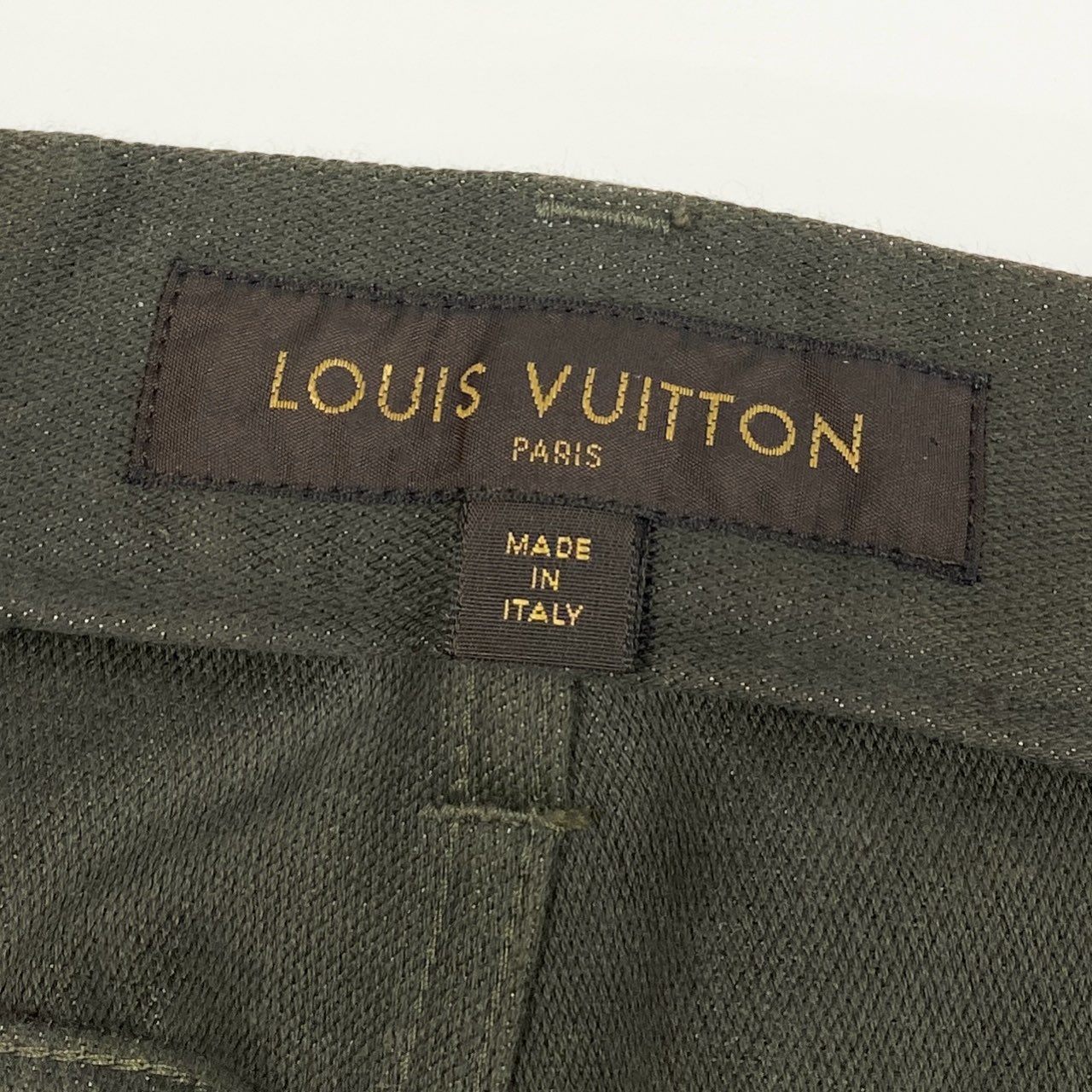 12i26《美品》LOUIS VUITTON ルイヴィトン ストレートパンツ ボトムス LVロゴ刺繍 コットン M相当 カーキ メンズk02i