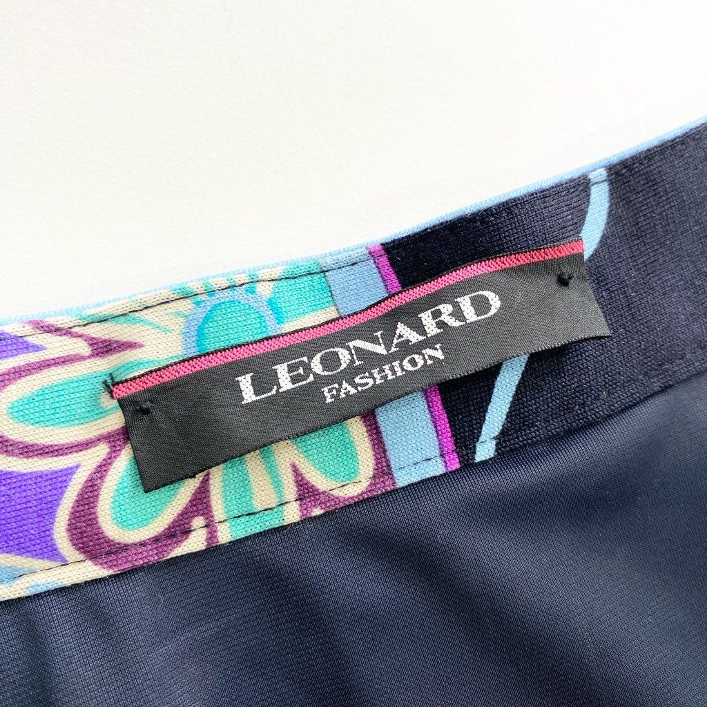 51d9 《新品タグ付き》 定価89250円 LEONARD レオナール タックプリーツ フレアスカート 総柄スカート 膝丈スカート サイズ2 マルチカラー ウール100% レディース 日本製