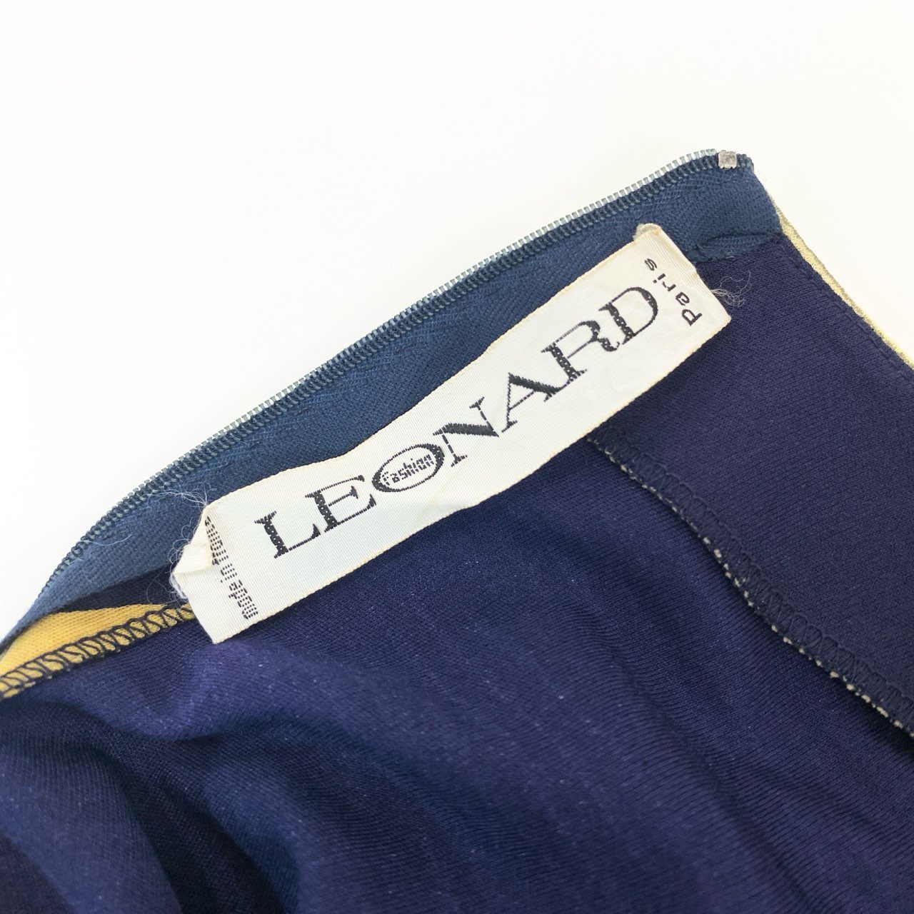 54j17 LEONARD レオナール 半袖ワンピース フレアワンピース 花柄 0サイズ ネイビー マルチカラー レディースu02t
