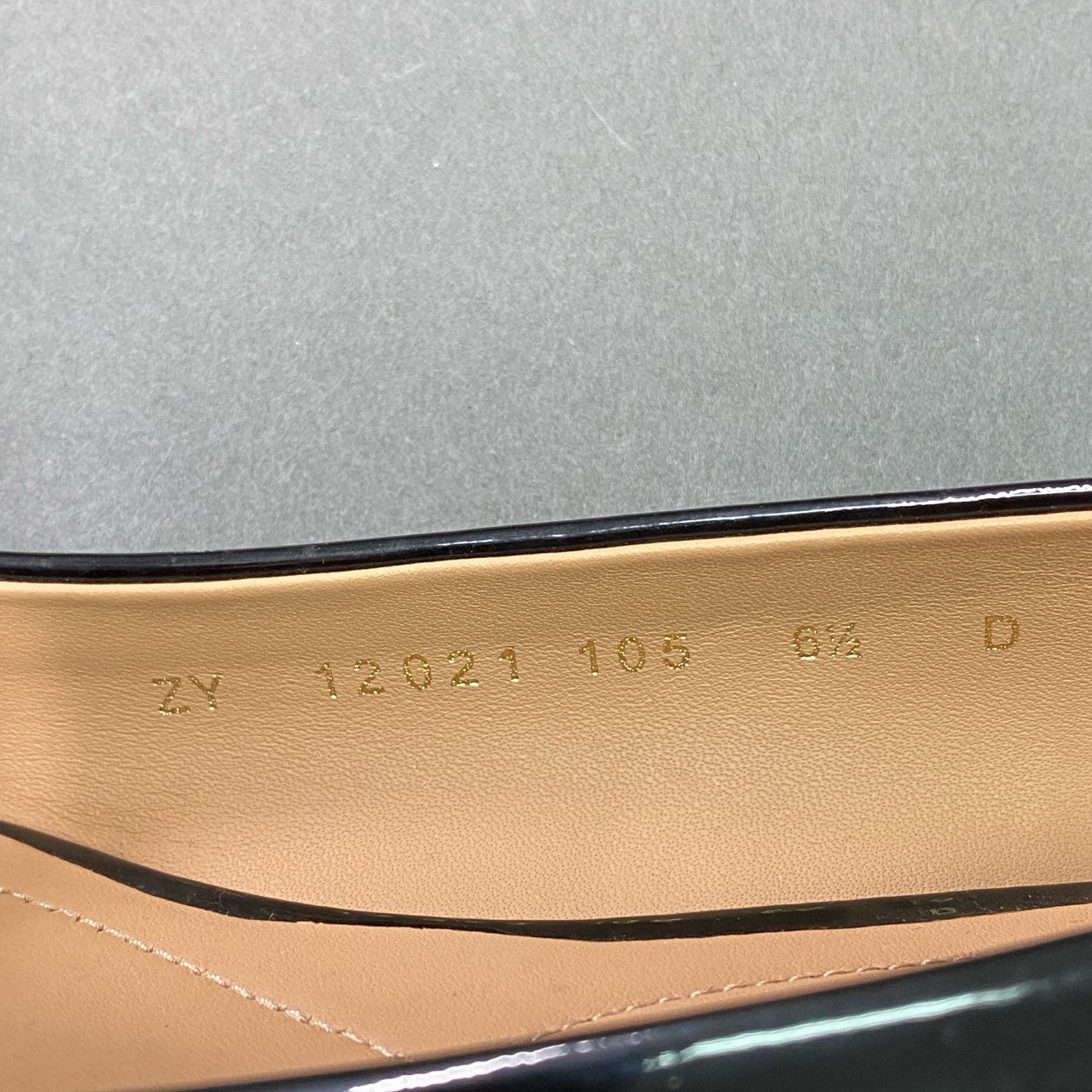 7b14 Salvatore Ferragamo サルヴァトーレ フェラガモ VARA ヴァラリボン エナメルフラットパンプス 6 1/2 ブラック パテントレザー スリッポン シューズ
