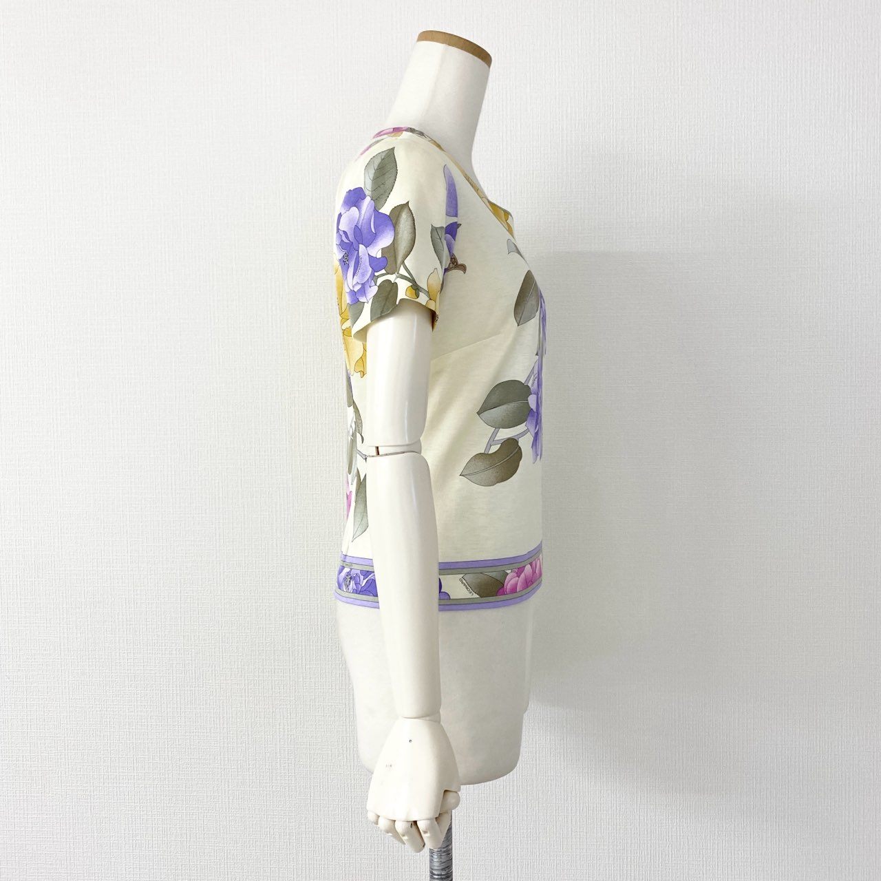 58e11 《美品》 LEONARD レオナール 美しい花柄プリント 半袖Tシャツ カットソー トップス サイズM マルチカラー コットン100% レディース 日本製