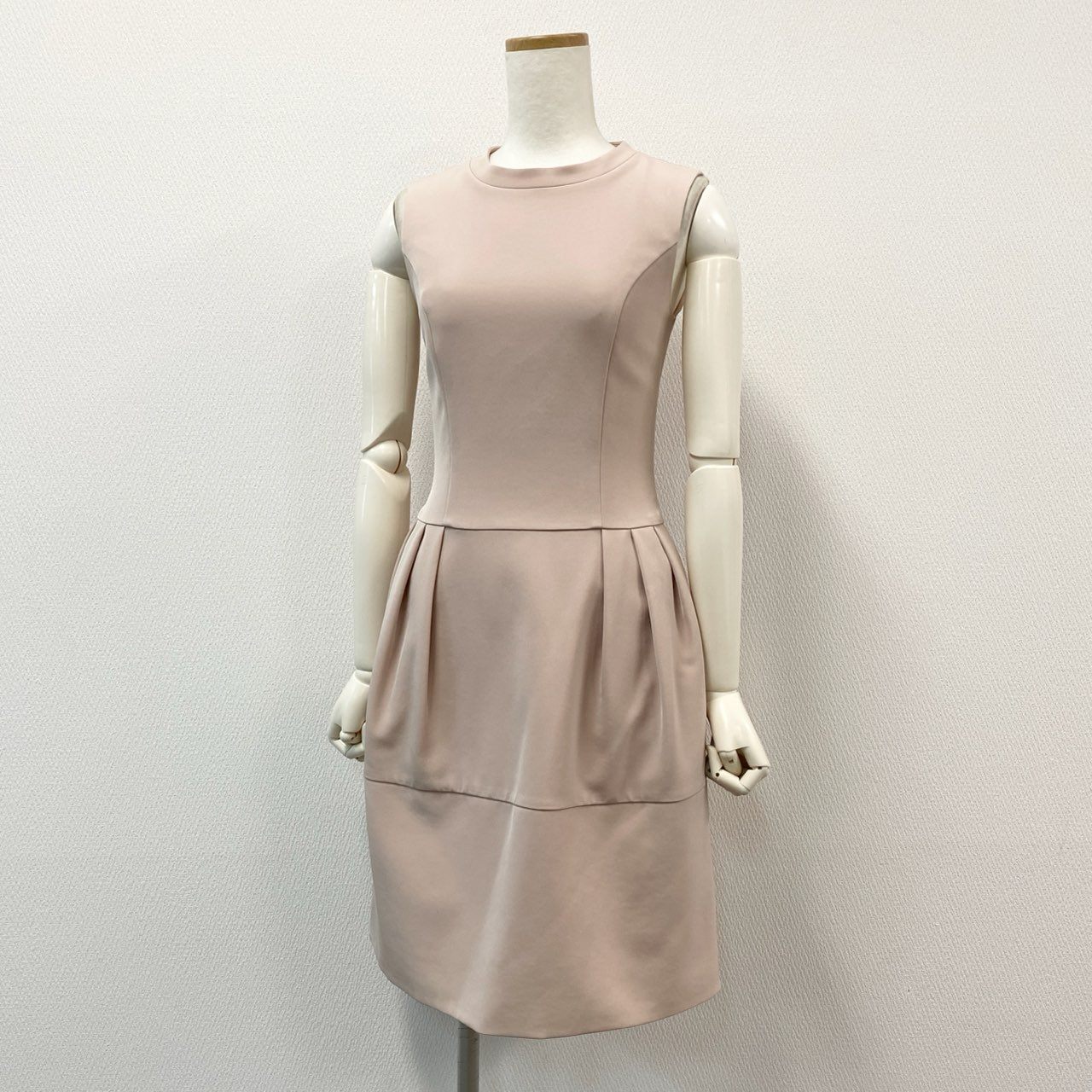 54d8 《新品タグ付き》 FOXEY NEW YORK フォクシーニューヨーク タックコクーンワンピース ノースリーブワンピース ドレスワンピース 34096 サイズ38 ライトピンク レディース 日本製