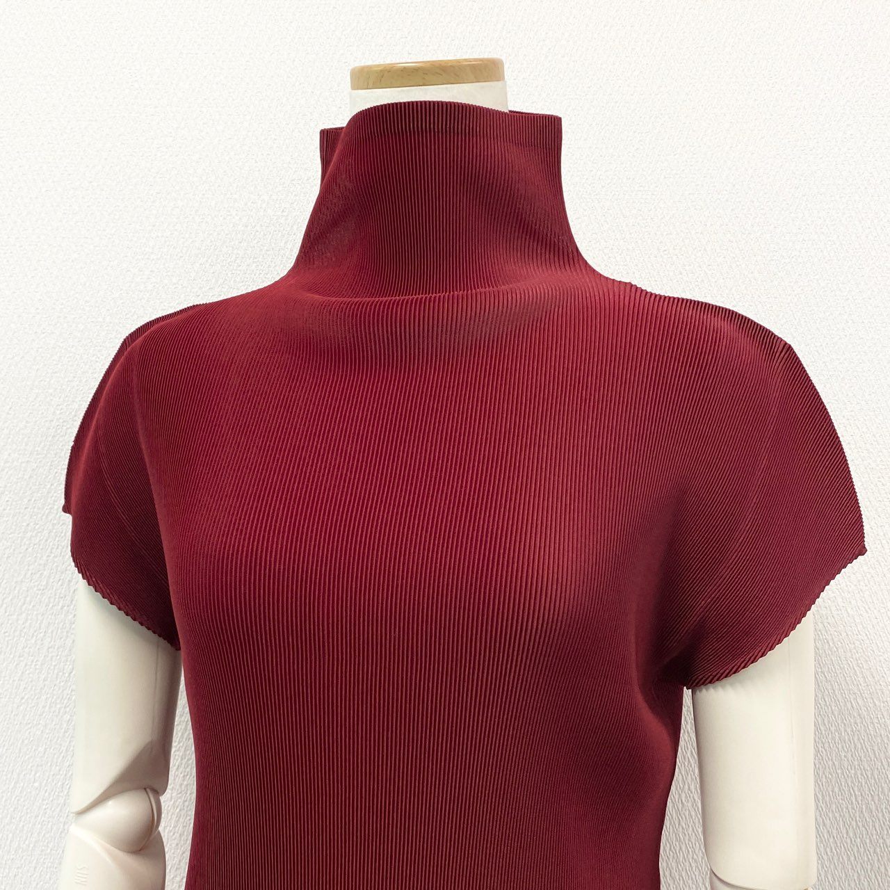 47b28 PLEATS PLEASE プリーツプリーズ イッセイミヤケ プリーツ加工 カットソー トップス レッド ポリエステル100% レディース