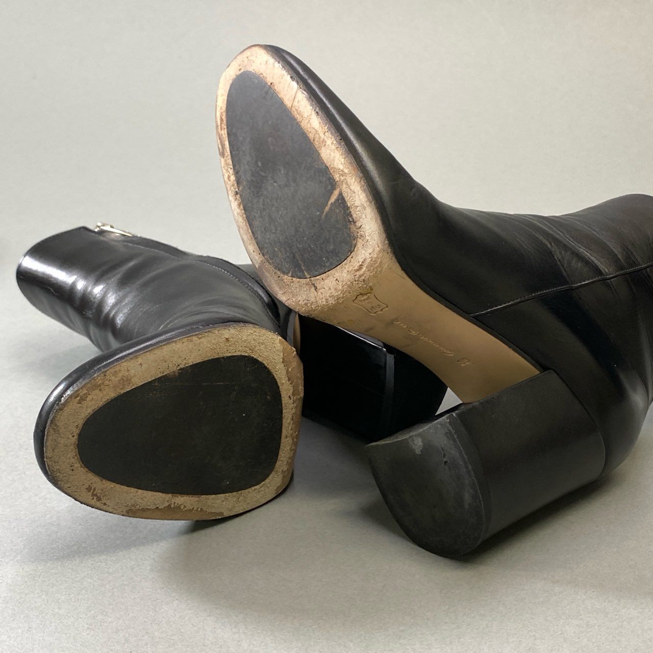 5j16 Gianvito Rossi ジャンヴィトロッシ ショートブーツ レザーブーツ チャンキーヒール スクエアトゥ Leather 35 ブラックu02t