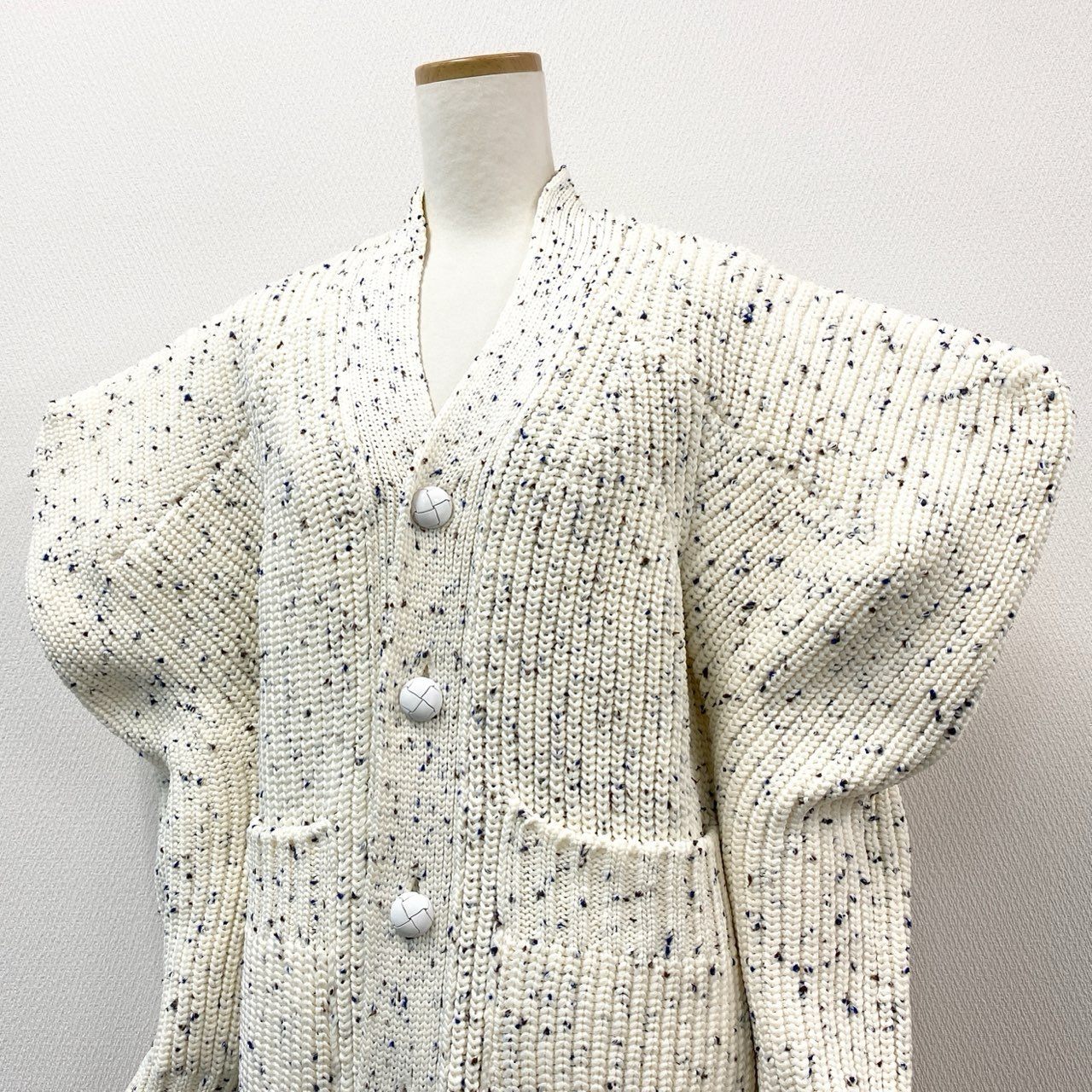 73f27 極美品 sacai サカイ 25ss Nep Yarn Knit Cardigan ニットカーディガン 変形デザイン レザー切替 25-07656 1 ホワイト系 ポリエステル レディース