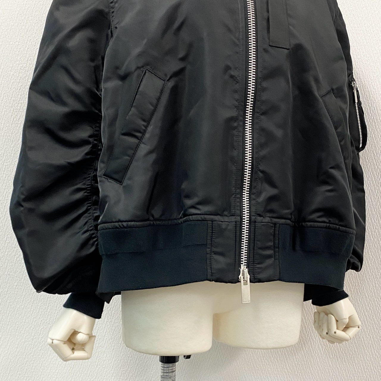 48h15《美品》 sacai サカイ MA-1 バックタックブルゾン ミリタリージャケット SCW-001 サイズ1 ブラック ナイロン レディースu02t