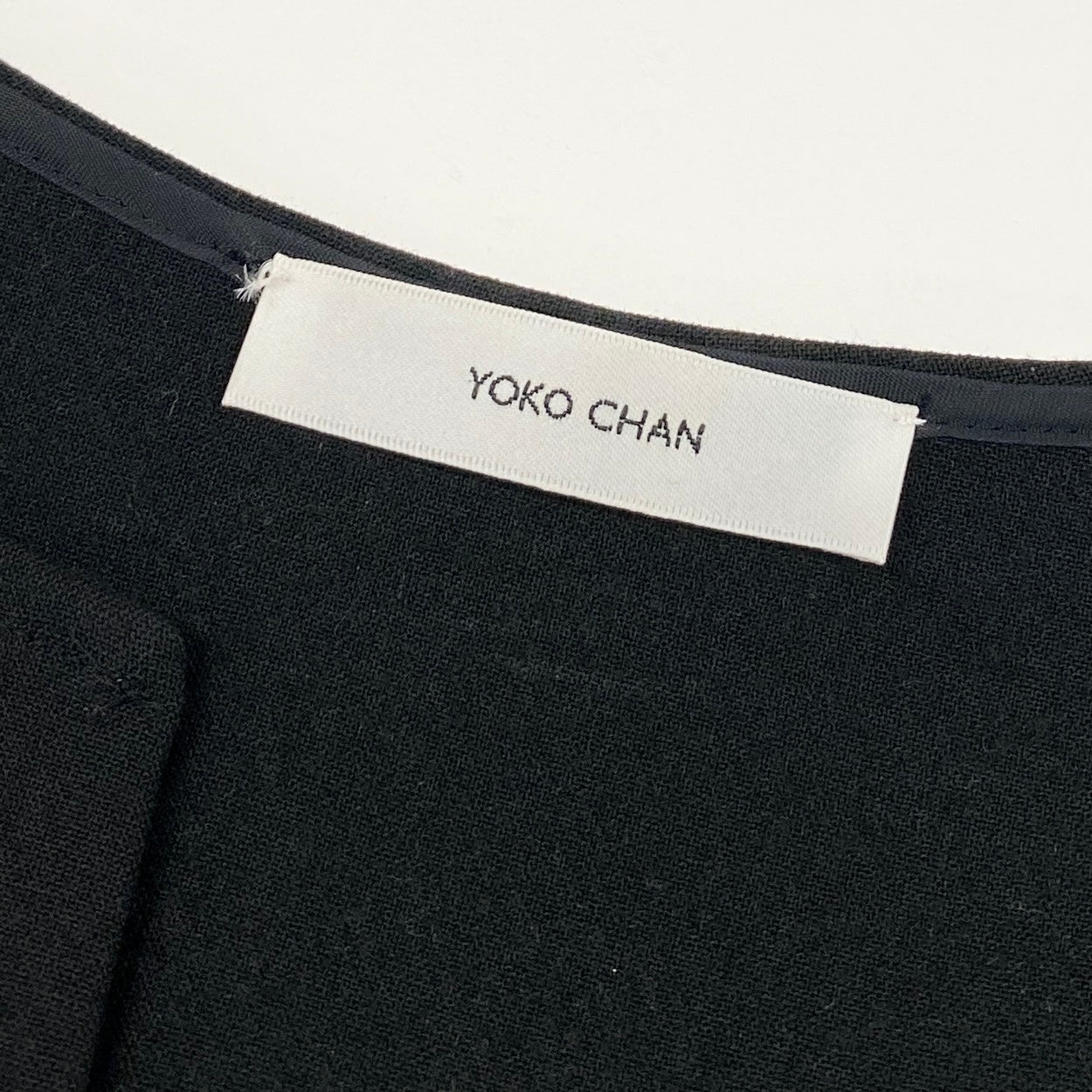 56h1《美品》 YOKO CHAN ヨーコチャン フェイクパール付き フレアスリーブ コクーンドレス YCD-620-645 36 ブラック ワンピース スリット ストレッチ 伸縮性◎t18r