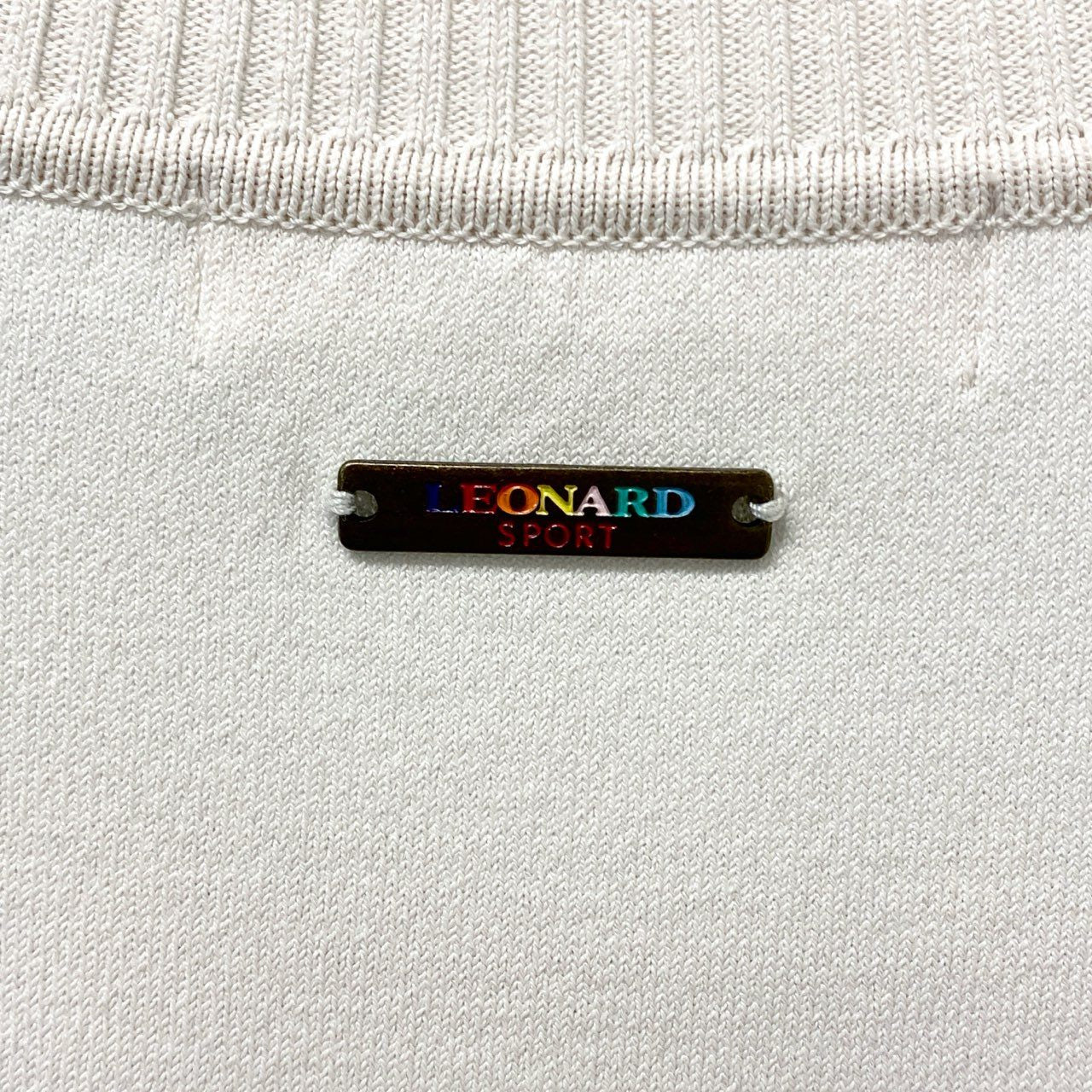 44b17 LEONARD SPORT レオナールスポーツ クルーネックニットセーター ラインストーンロゴ トップス 0527305 40サイズ ベージュ レディース 女性用u02t