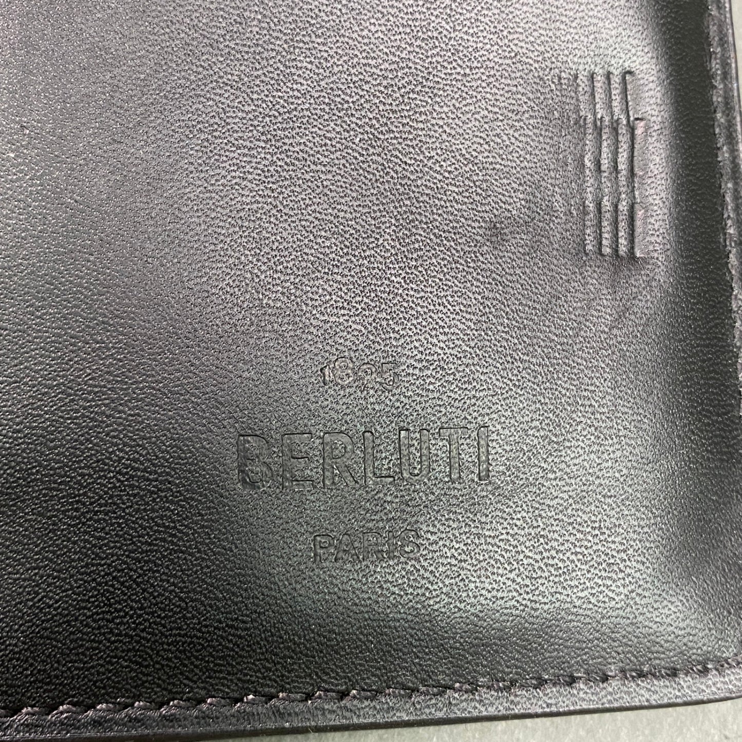 g29《美品》 BERLUTI ベルルッティ Ebene エベネ カリグラフィー 長財布 ロングウォレット ネイビー レザーt18r