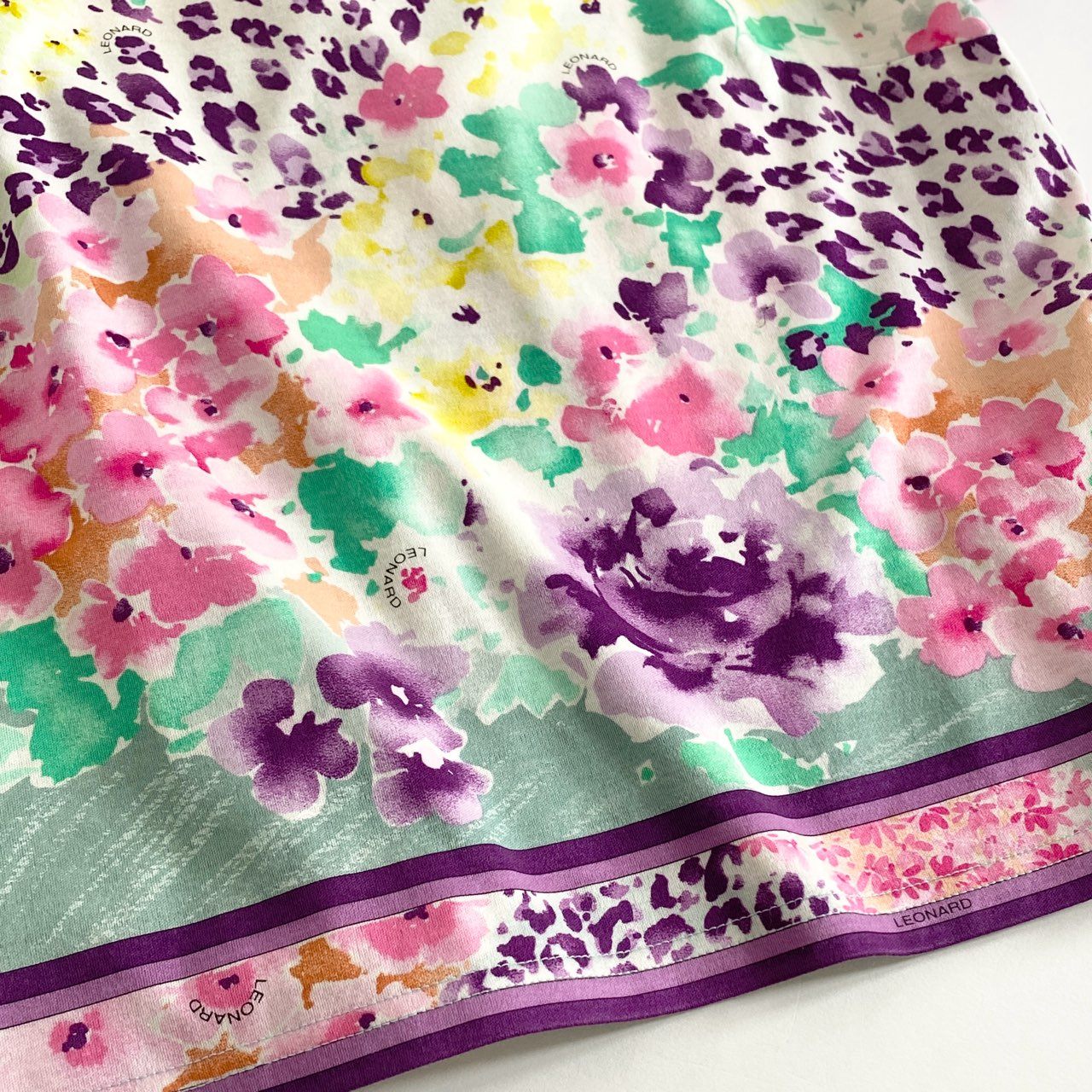 59e11 LEONARD レオナール 美しい花柄プリント 半袖Tシャツ カットソー トップス サイズM マルチカラー コットン100% レディース 日本製