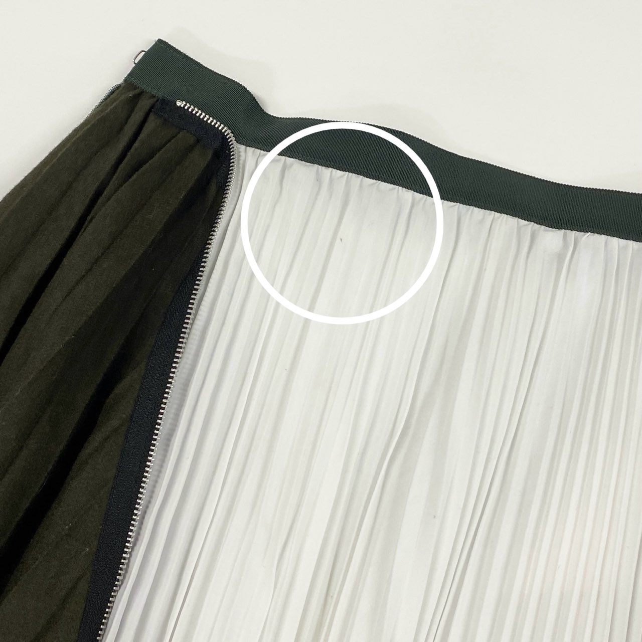 76a14 Sacai サカイ Zip Detail Pleated Skirt ジップデザイン プリーツスカート 19-04540 2 カーキ 日本製