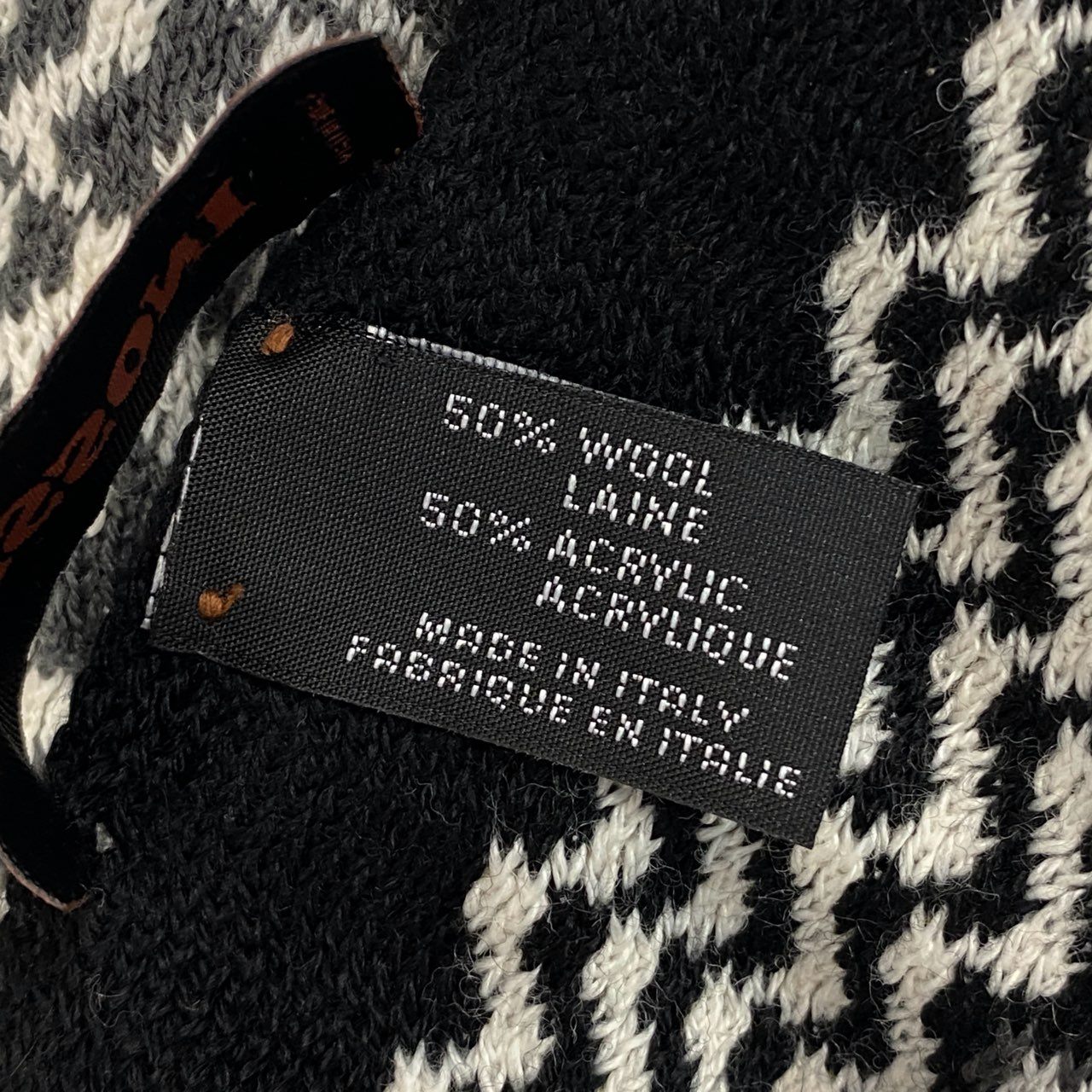 h1 MISSONI ミッソーニ イタリア製 フリンジマフラー 服飾小物 ストール ブラック グレー パープル ユニセックスk02i