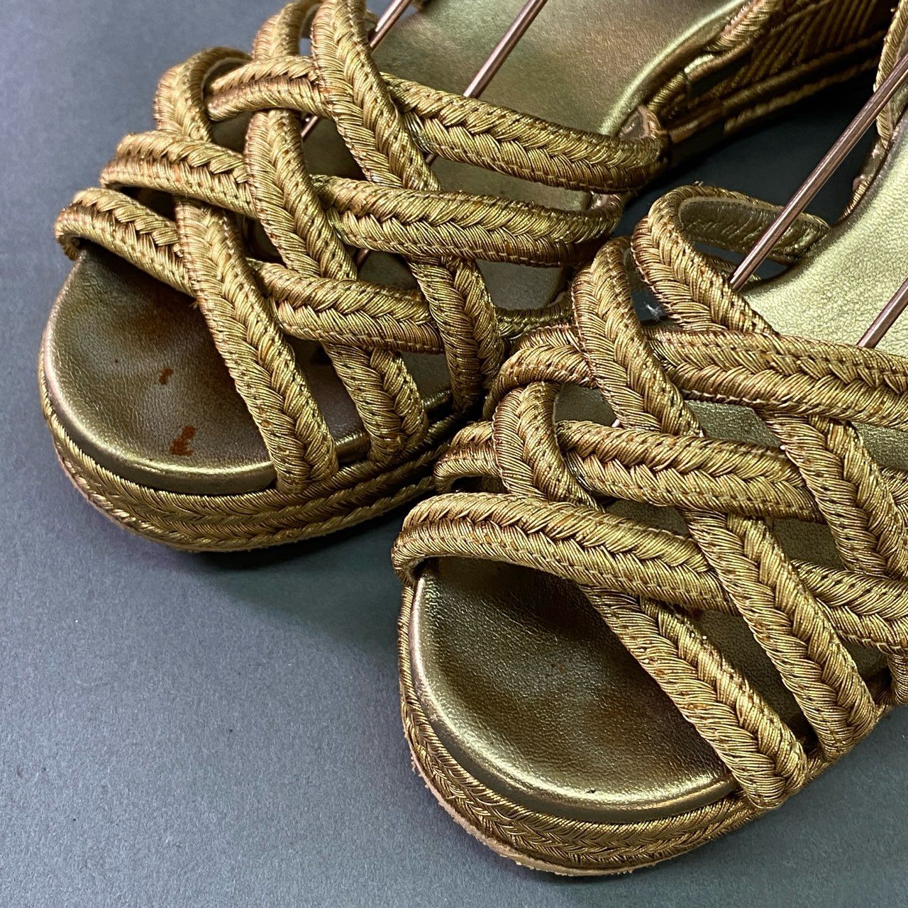 3j24 CHANEL シャネル CC ココマーク ウェッジソールサンダル 35 1/2 C ゴールド エスパドリーユ ロープ編み イタリア製