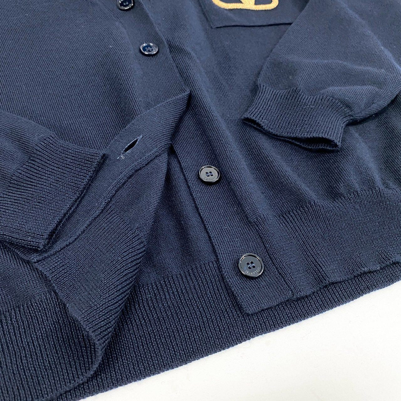 55h28 《美品》VALENTINO ヴァレンティノ ロゴ Vネックカーディガン ニットカーディガン 24AW 5B3KA08C8NY XSサイズ ネイビー レディース 女性用k02i