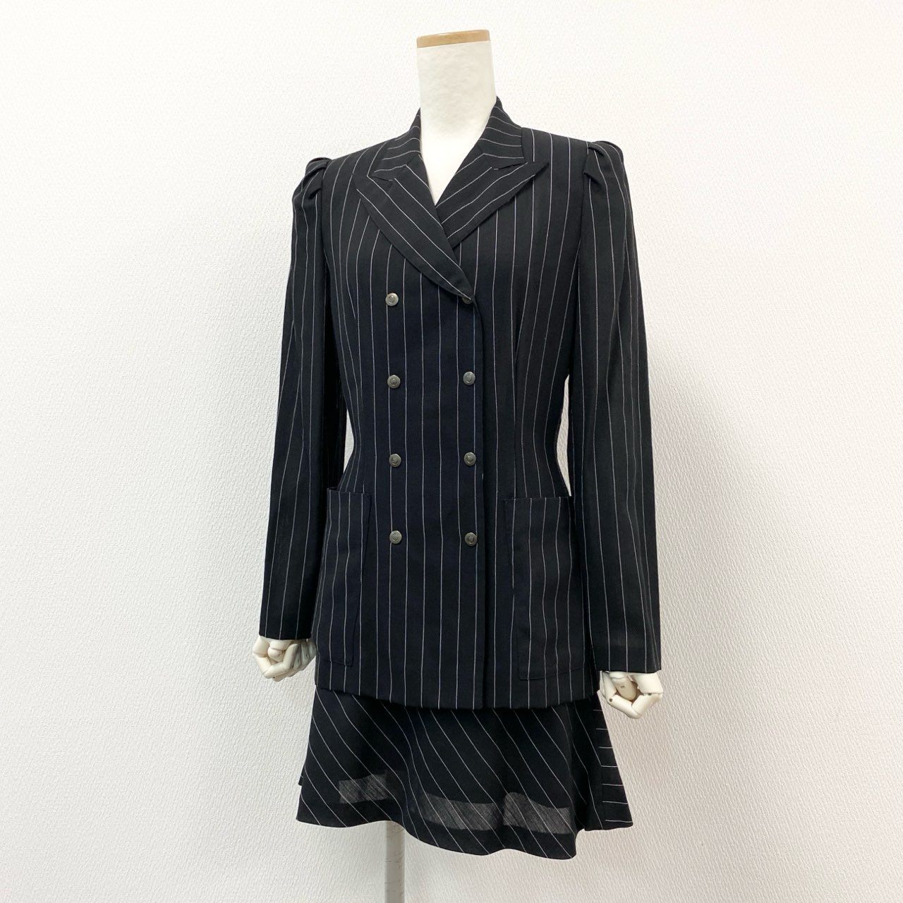 1g2 Jean Paul Gaultier ジャンポールゴルチエ デザインセットアップ スカートスーツ ダブルジャケット フレアスカート ロゴ刻印ボタン サイズ40 ブラック ピンストライプ ウール レディース 女性用