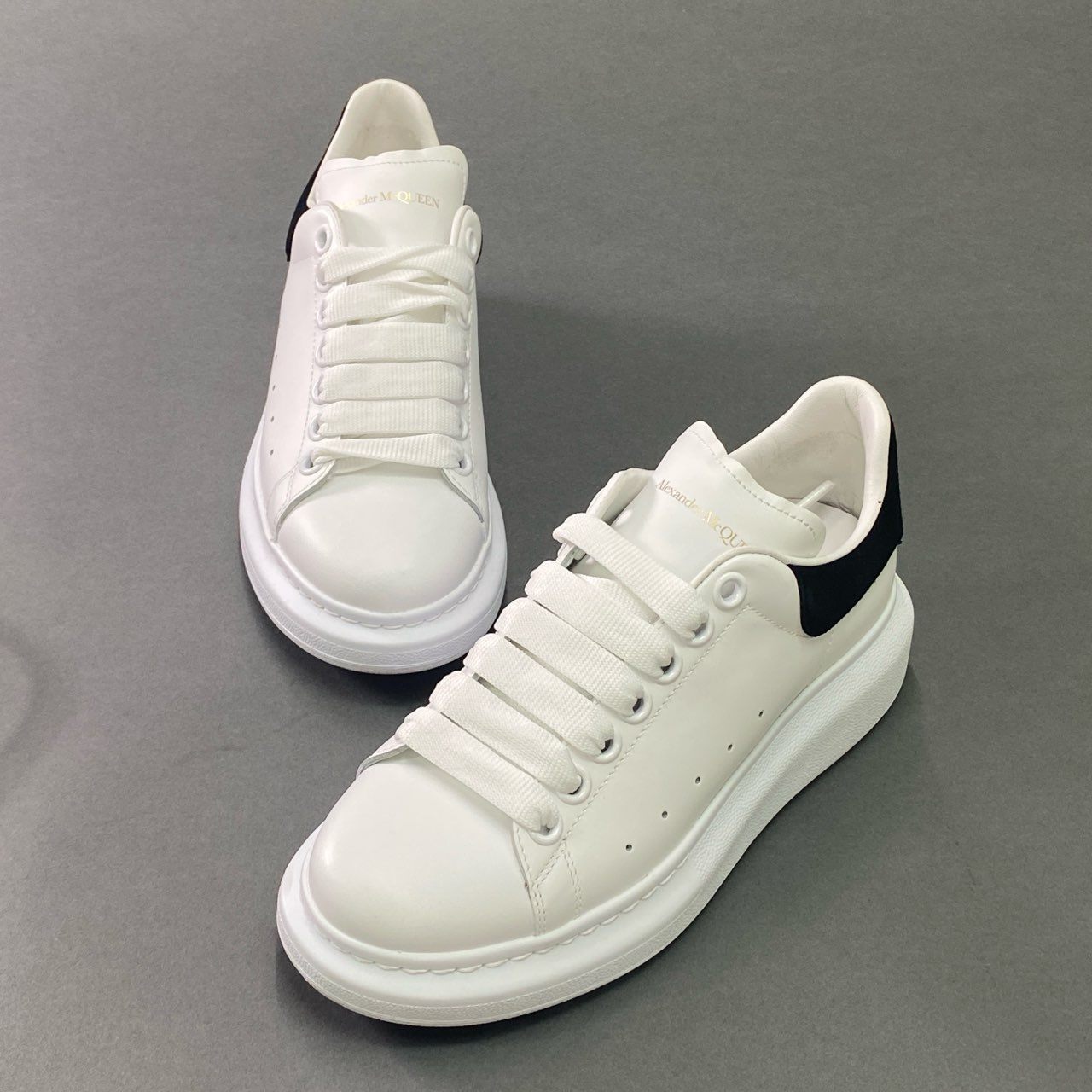 8c6 ALEXANDER MCQUEEN アレキサンダーマックイーン ローカットスニーカー シューズ ロゴプリント オーバーサイズ 36 1/2 ホワイト レザー