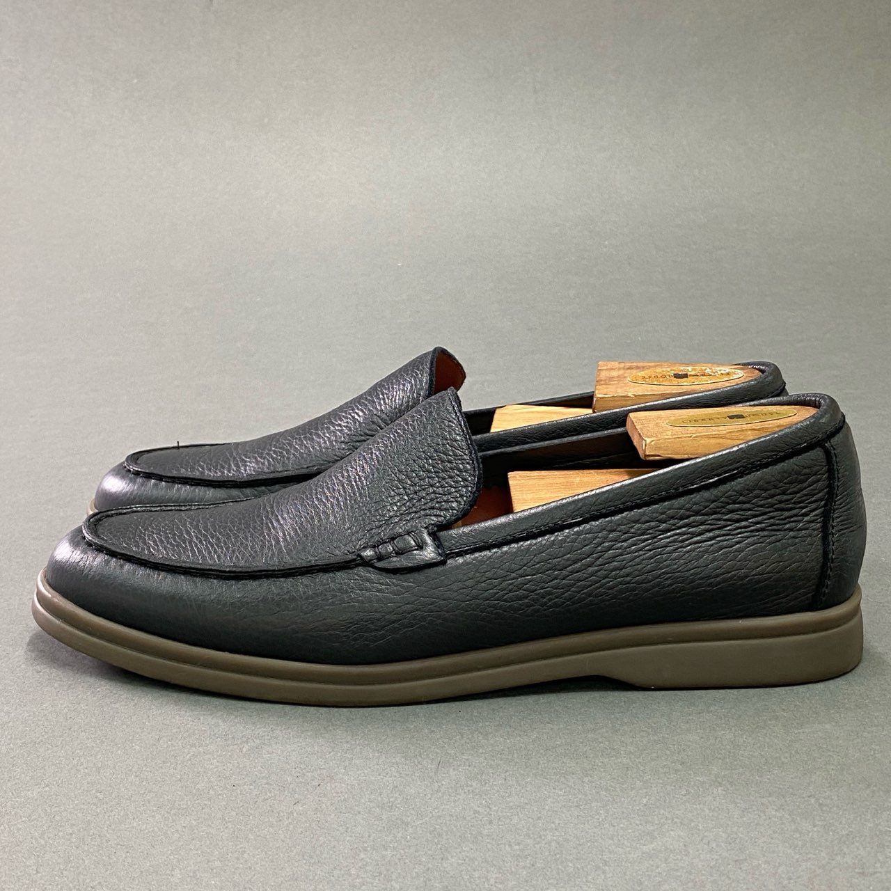 4c21 Loro Piana ロロピアーナ レザー スリッポン スニーカー 40 1/2 ダークグレー Leather シューズ イタリア製