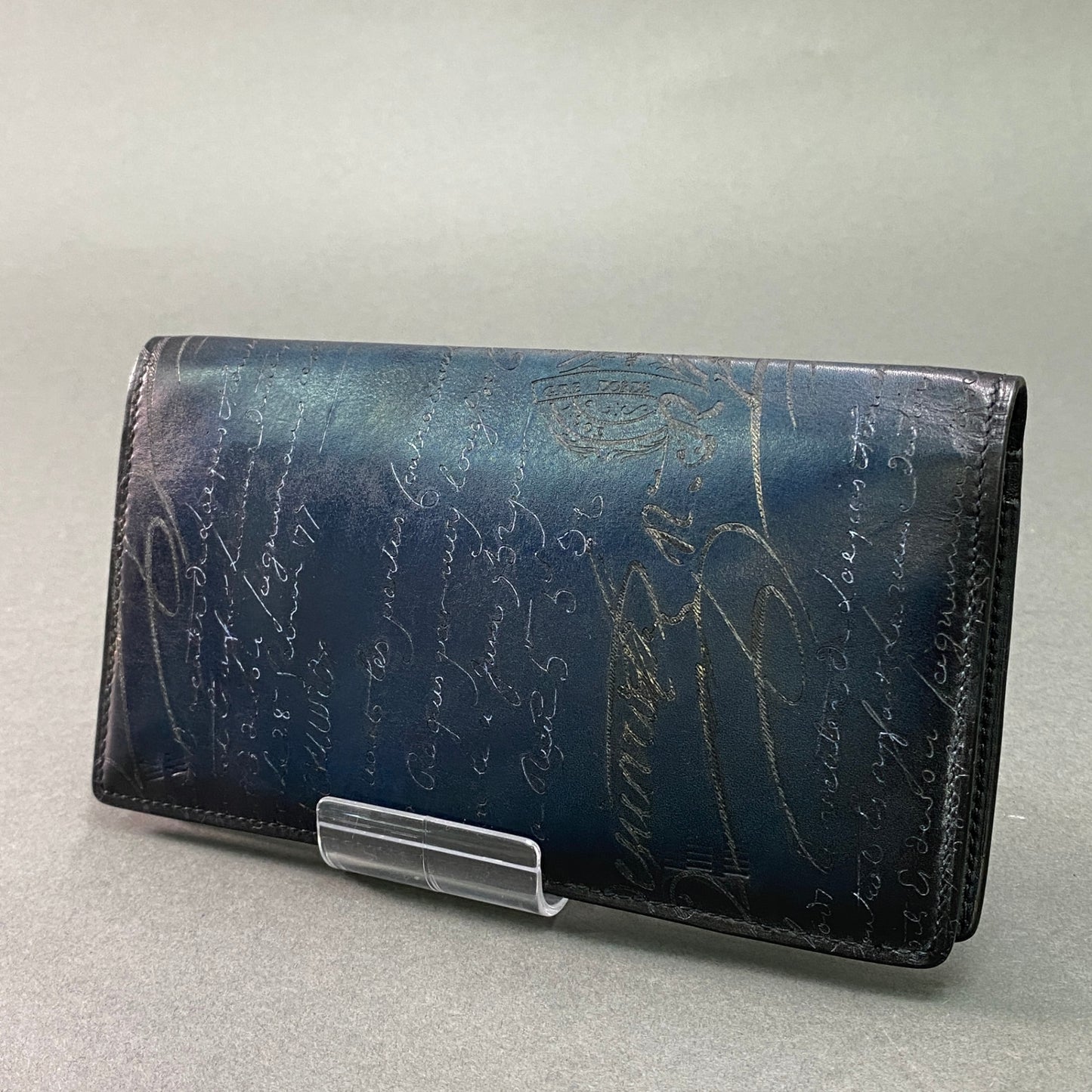 g29《美品》 BERLUTI ベルルッティ Ebene エベネ カリグラフィー 長財布 ロングウォレット ネイビー レザーt18r