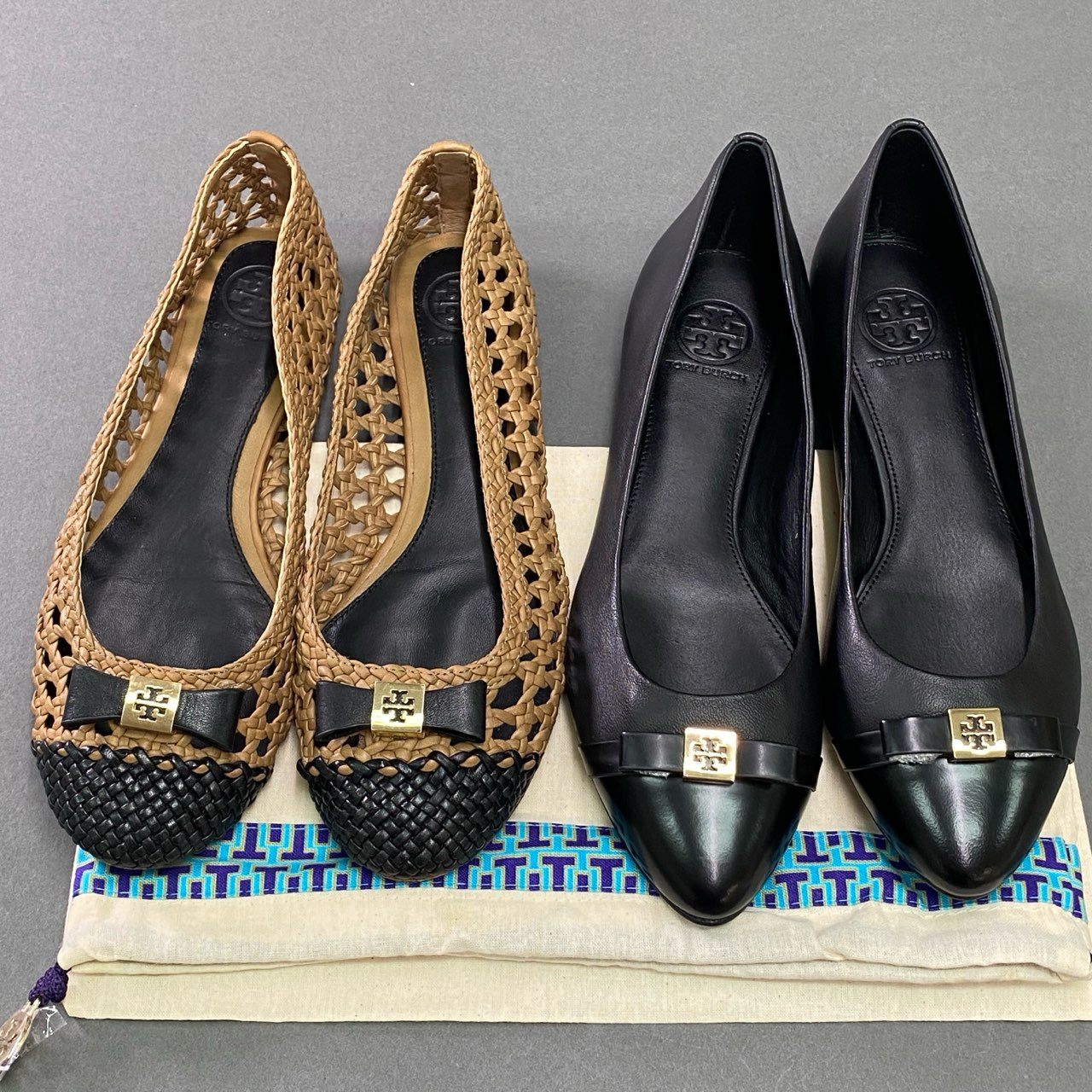 4c21 【 2足セット 】 美品 TORY BURCH トリーバーチ ロゴチャームリボン フラットシューズ 6.5M ブラック ブラウン レザー メッシュ パンプス まとめ