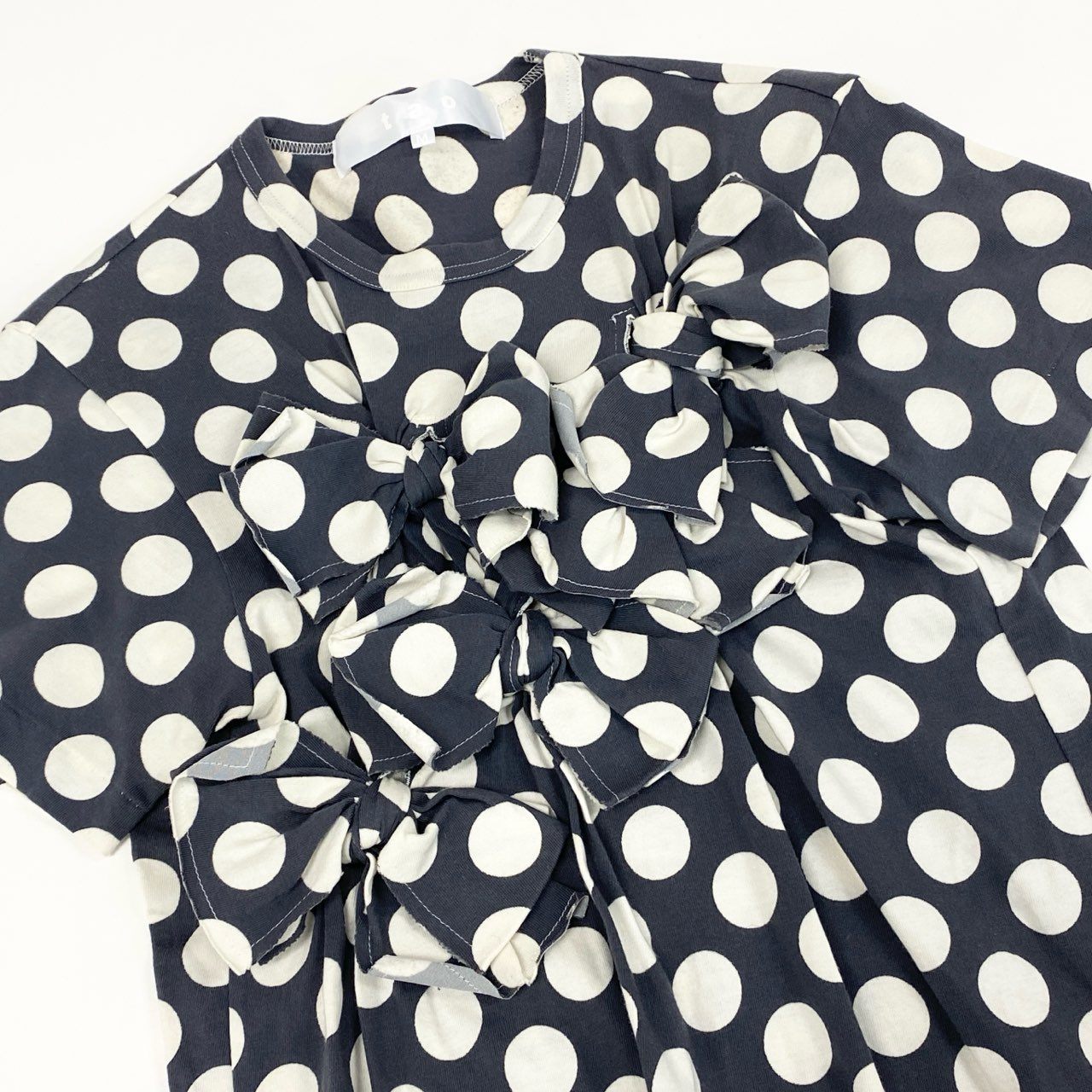 65g18 定価¥47.300 tao タオ COMME des GARCONS コムデギャルソン ドット柄 フロントリボン カットソー M グレー Tシャツ AD2022