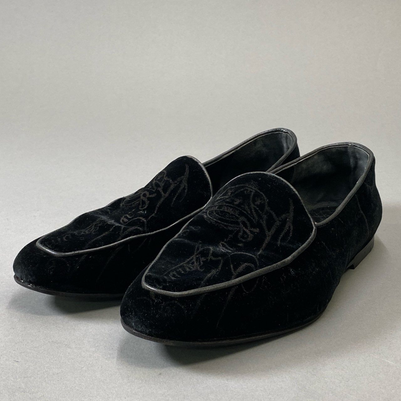 4j3 《美品》 Berluti ベルルッティ カリグラフィ スリッポン オペラシューズ シューズ 8サイズ ブラック ベロア ベルベット メンズt18r