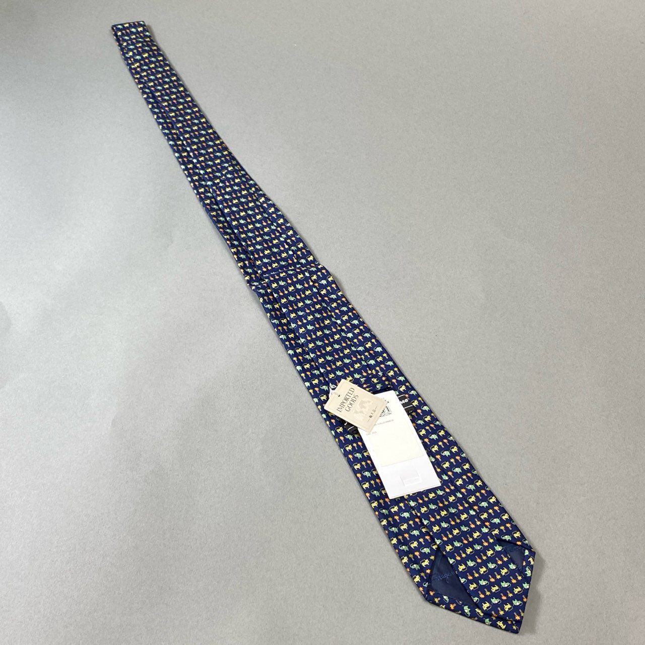 j16《極美品》Salvatore Ferragamo サルヴァトーレフェラガモ ネクタイ シルク 絹100% イタリア製 フォーマル ネイビー マルチカラー メンズu02t