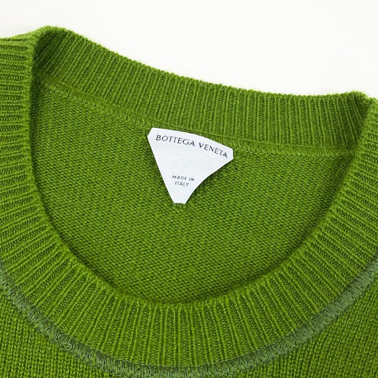 82d4 《美品》 BOTTEGA VENETA ボッテガヴェネタ 2022年モデル カシミヤ クルーネックニットセーター 730542 L グリーン イタリア製
