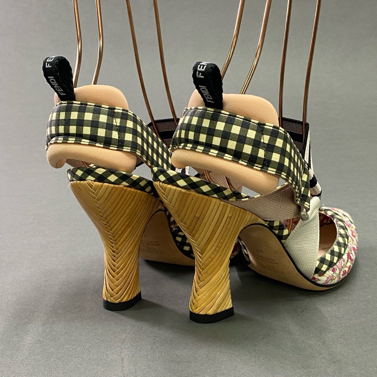 2c25 FENDI フェンディ コリブリ スリングバック パンプス チェック柄 花柄プリント シューズ 37 マルチカラー